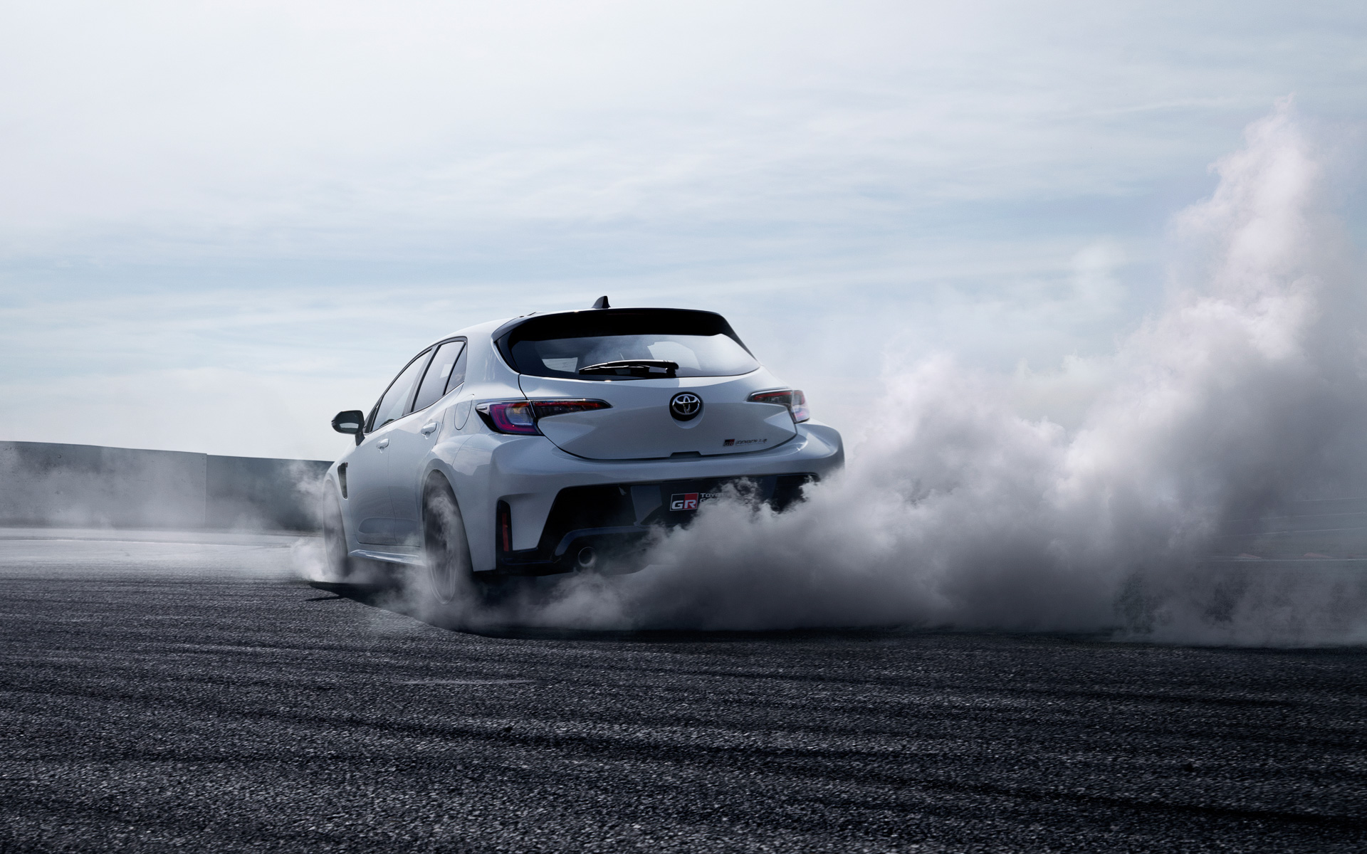 モリゾウ氏の「お客様を虜にするカローラを取り戻したい！」との思いから開発がスタートした「GRカローラ」