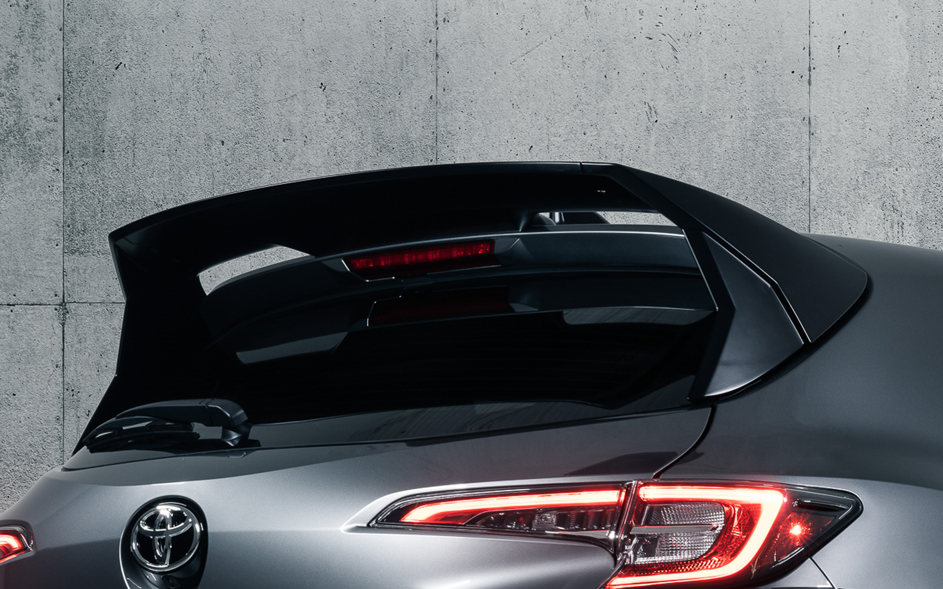 リアスポイラー