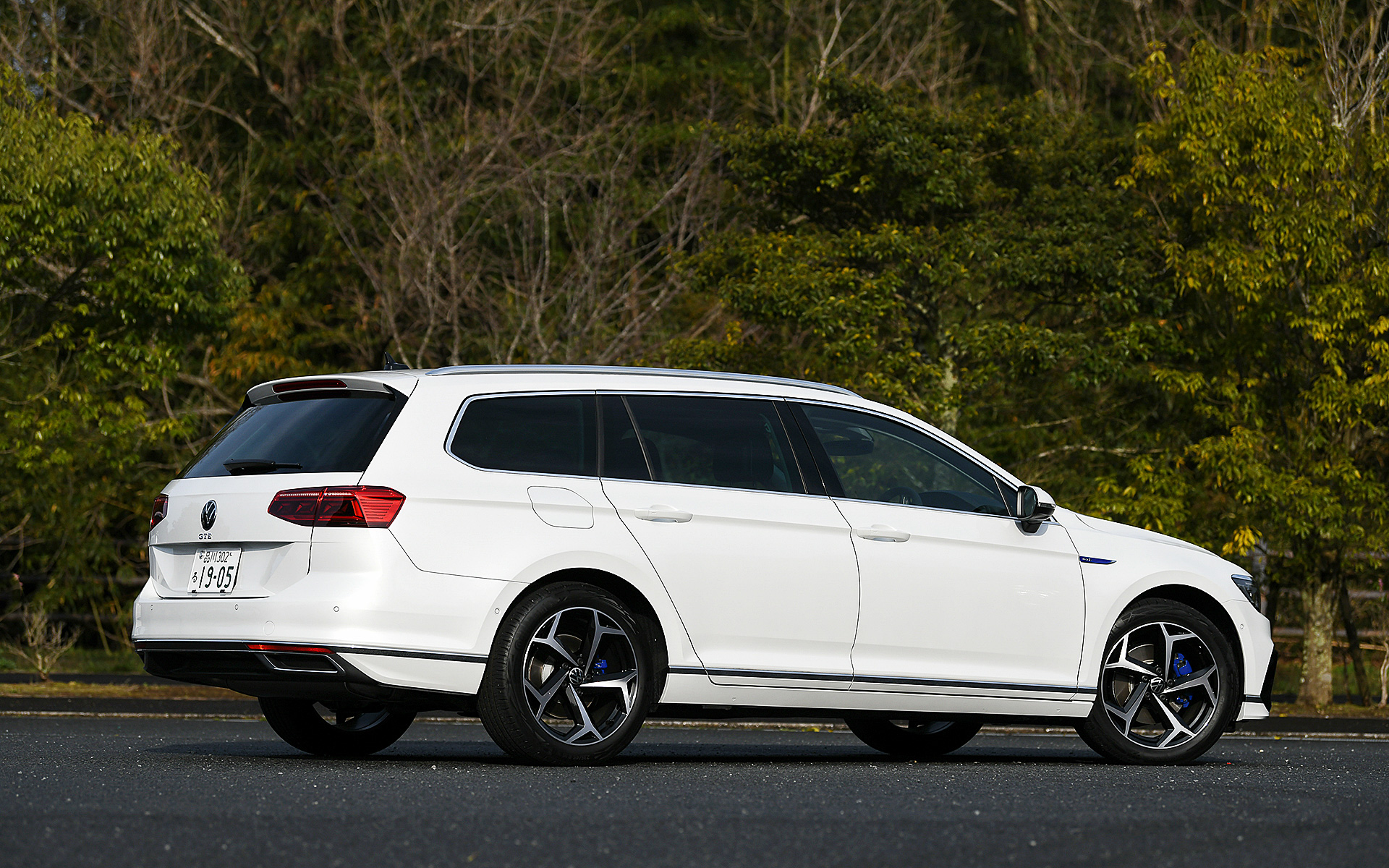 ボディカラーは有償オプション（13万2000円）のオリックスホワイトマザーオブパールエフェクト