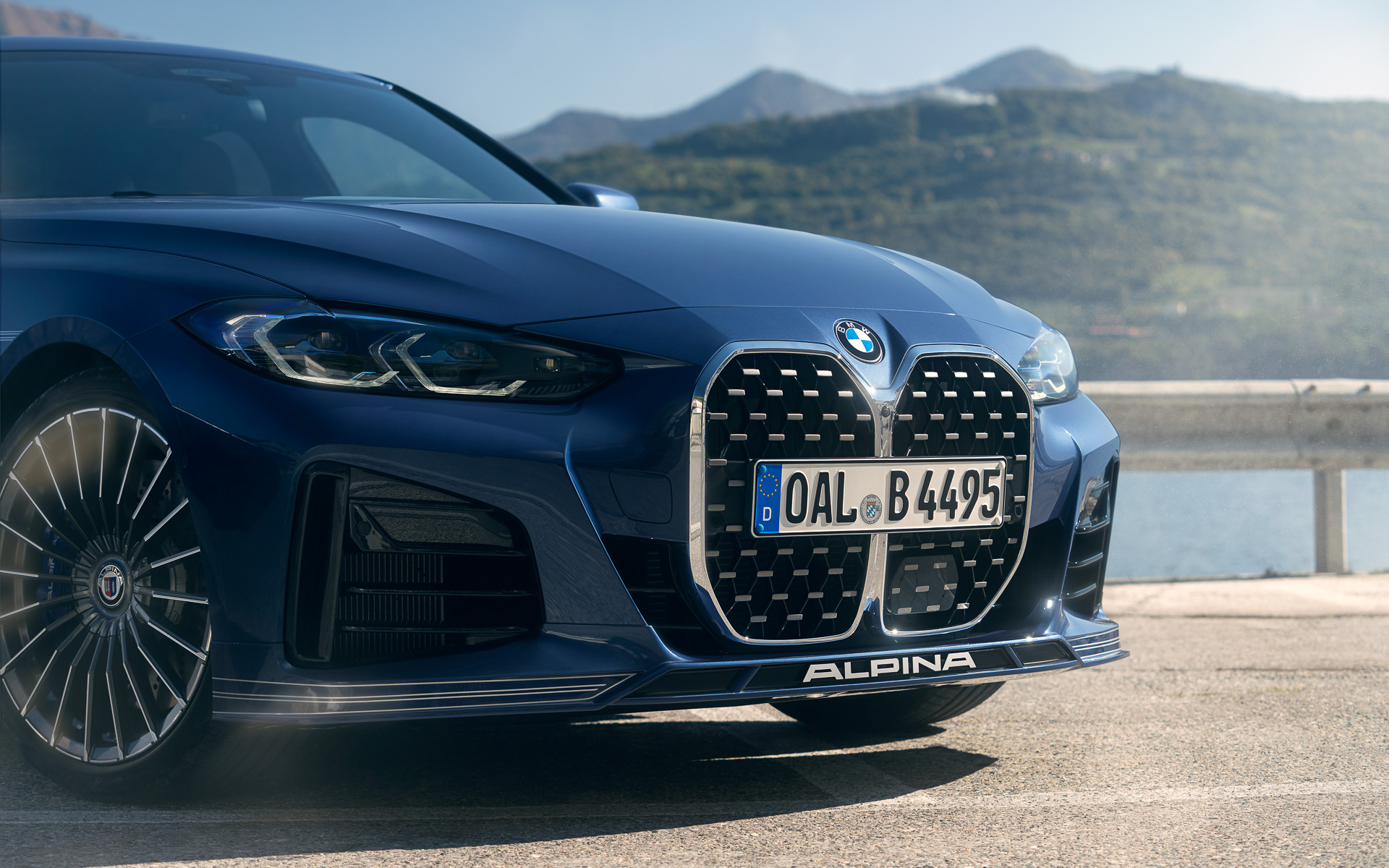 スポーティさを増すフロントスポイラーを装備