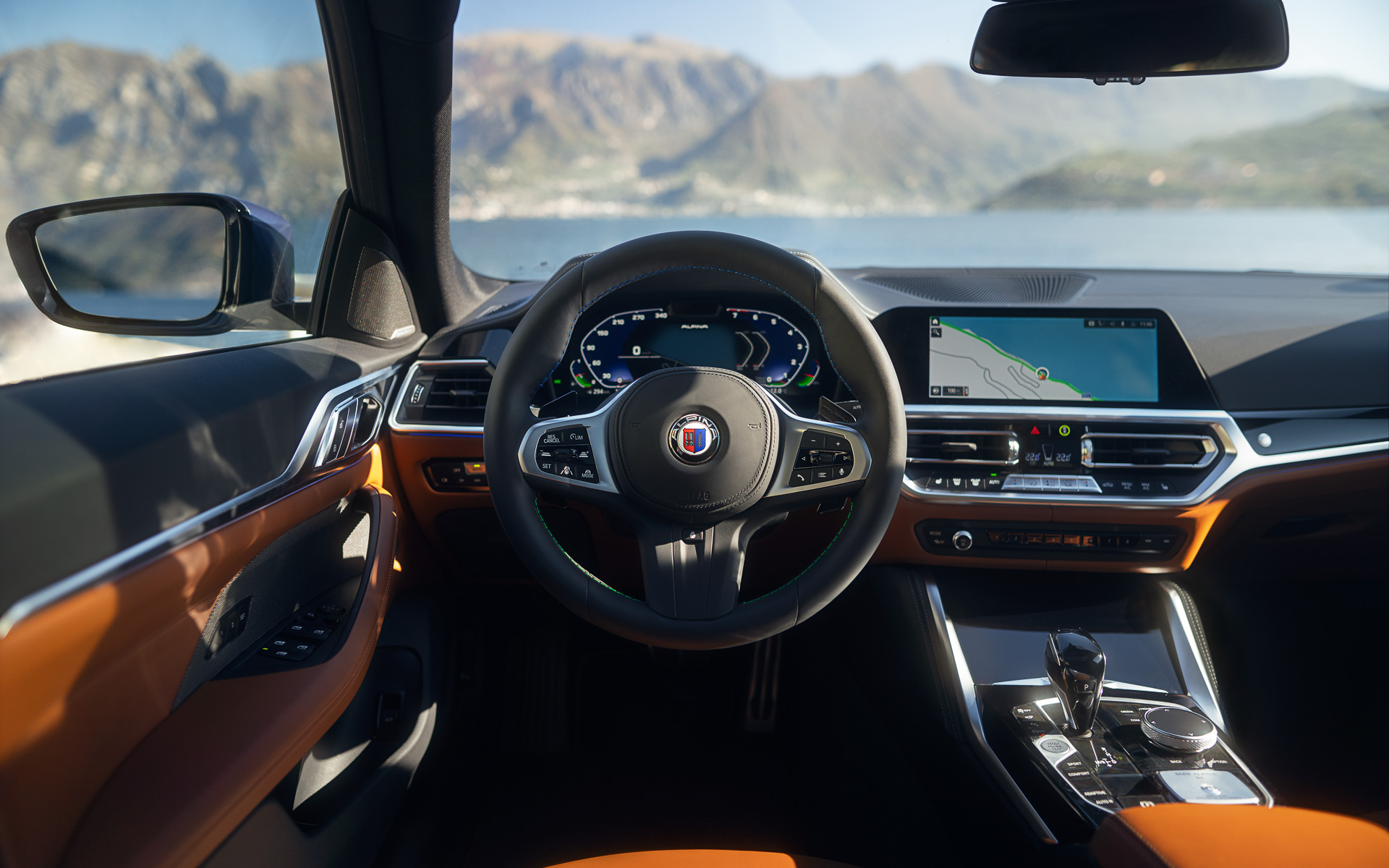 ステアリングホイールは高品質なラヴァリナレザー仕上げ