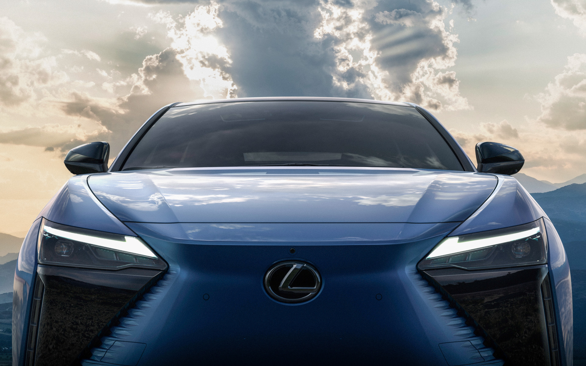 レクサス初のバッテリEV専用モデル「RZ」