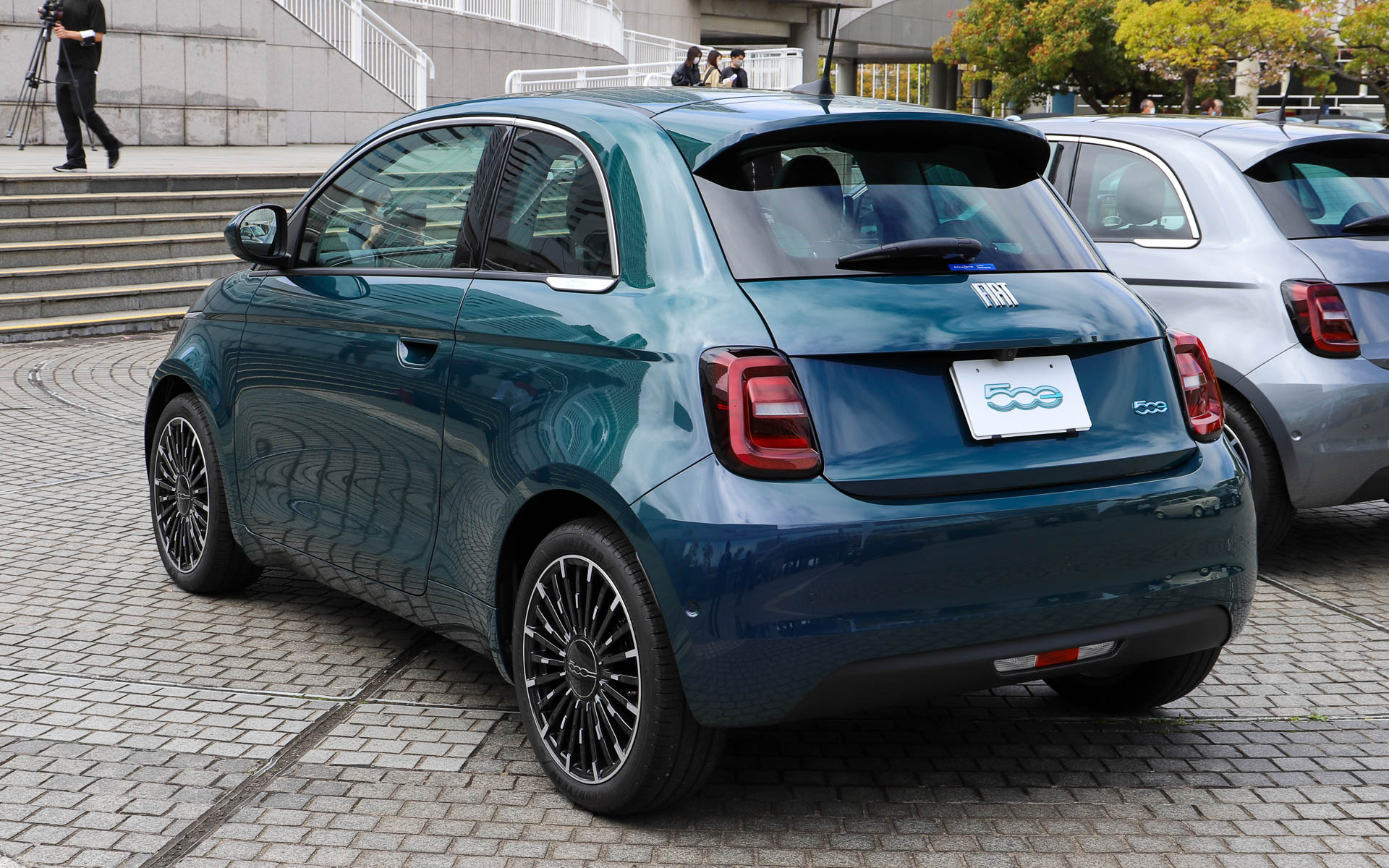 ボディカラーはオーシャングリーン