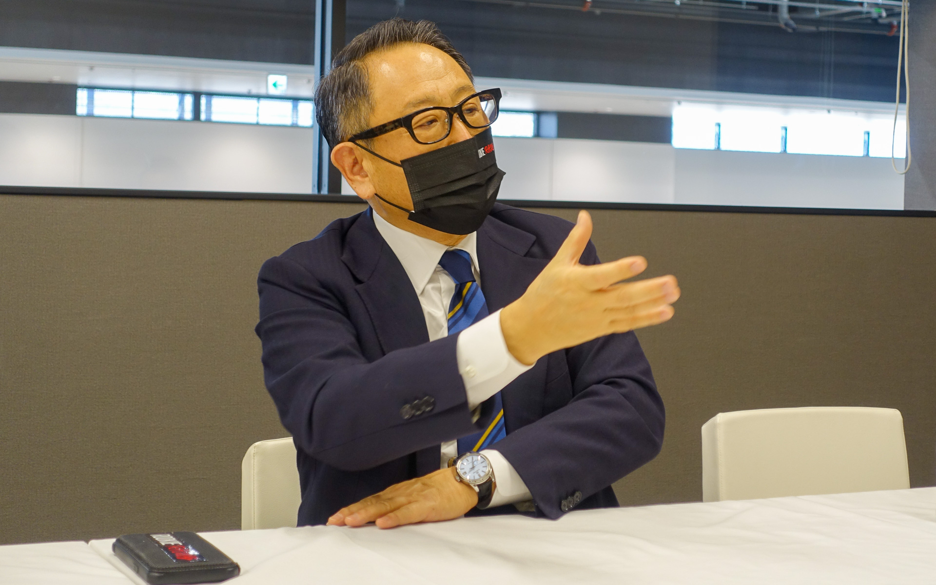 トヨタ自動車社長でもあり、ルーキーレーシング代表でもある豊田章男氏。2022年、モリゾウ選手としてのラリー活動やレース活動なども評価され、FIA（国際自動車連盟）の評議委員にも推挙された