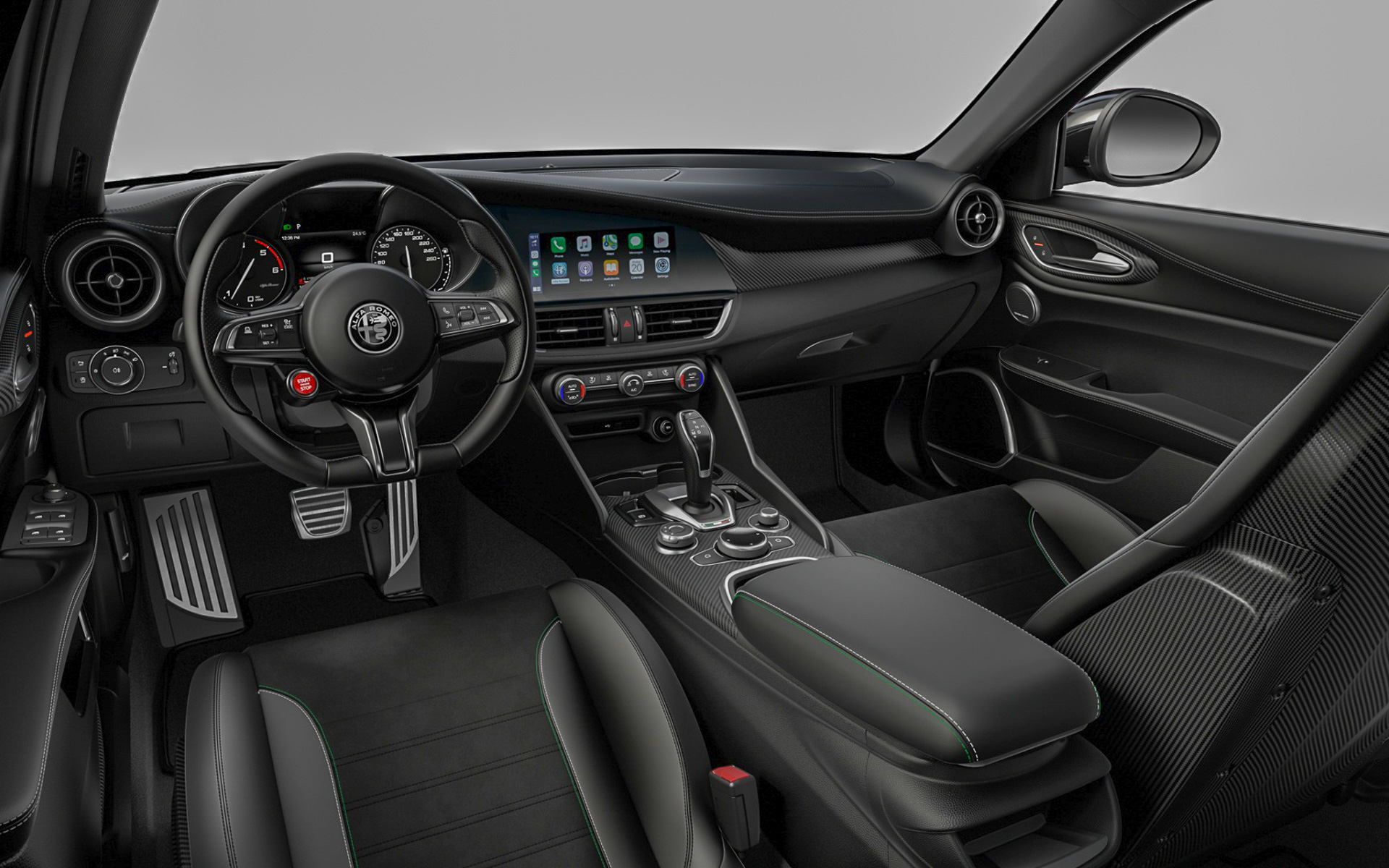 クアドリフォリオには新たにスパルコ製カーボンバケットシートが採用された