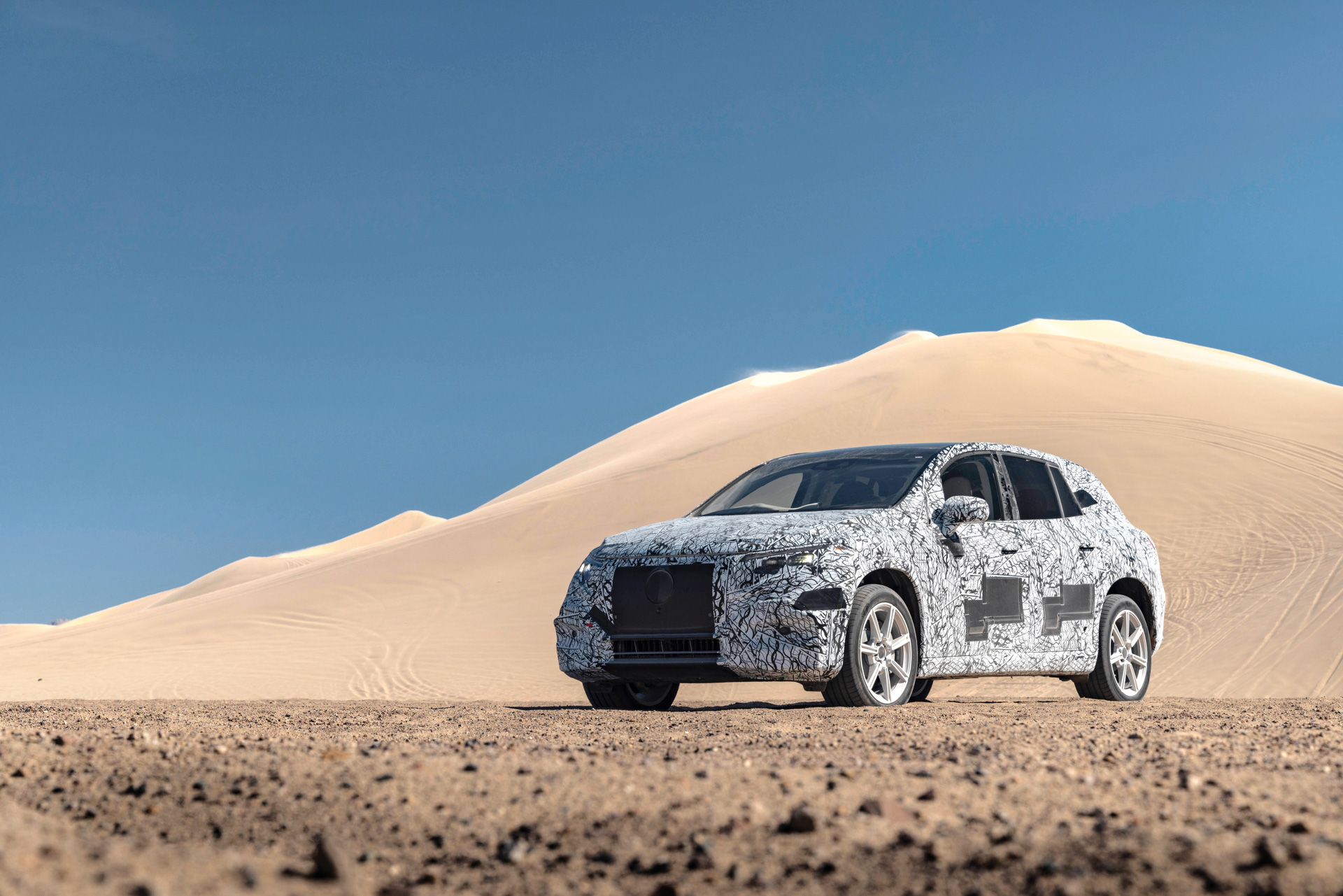 EQS SUVのテスト車両