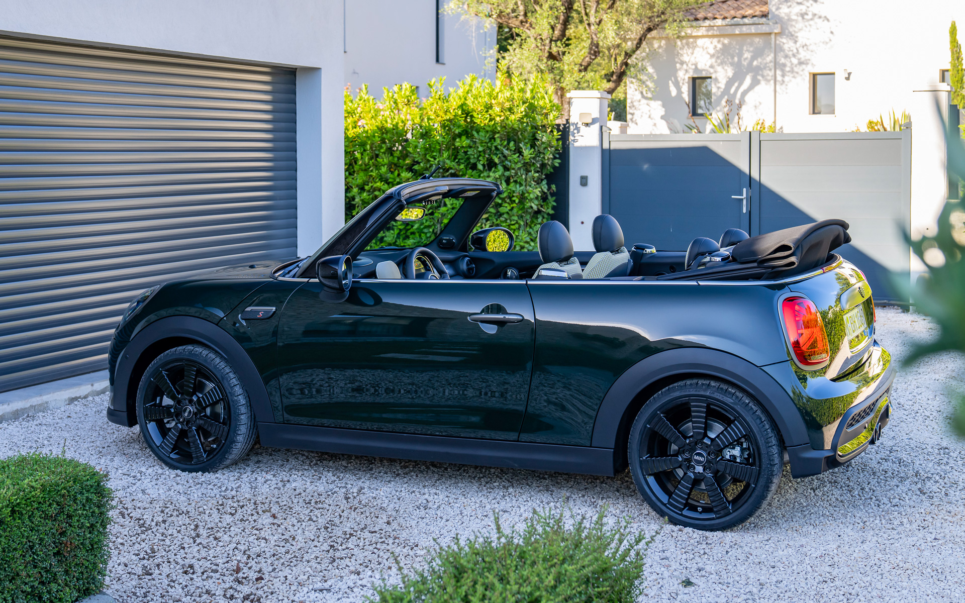 MINI クーパー S コンバーチブル レゾリュート エディション