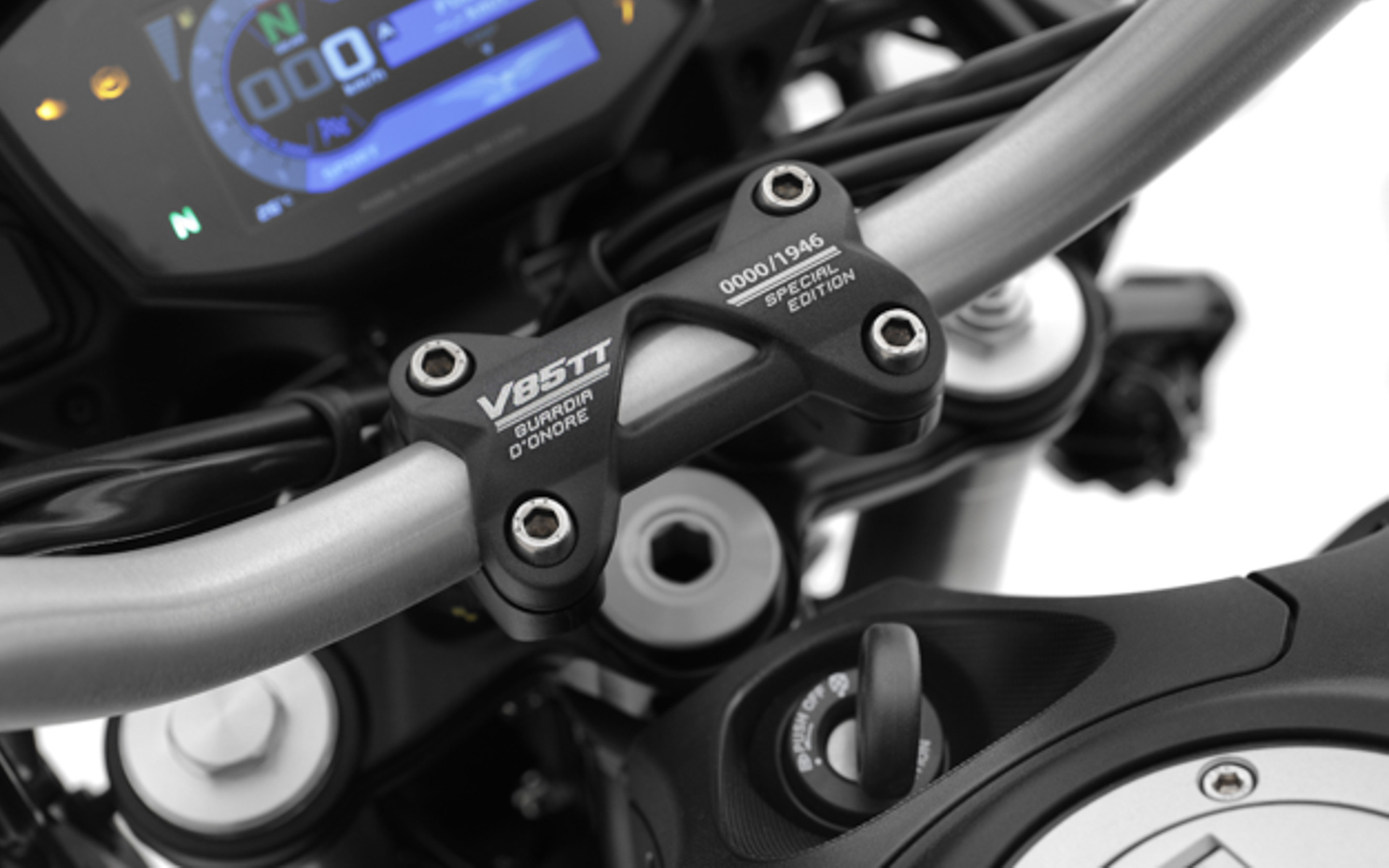 ハンドルバーライザーにはシリアルナンバーが刻印される