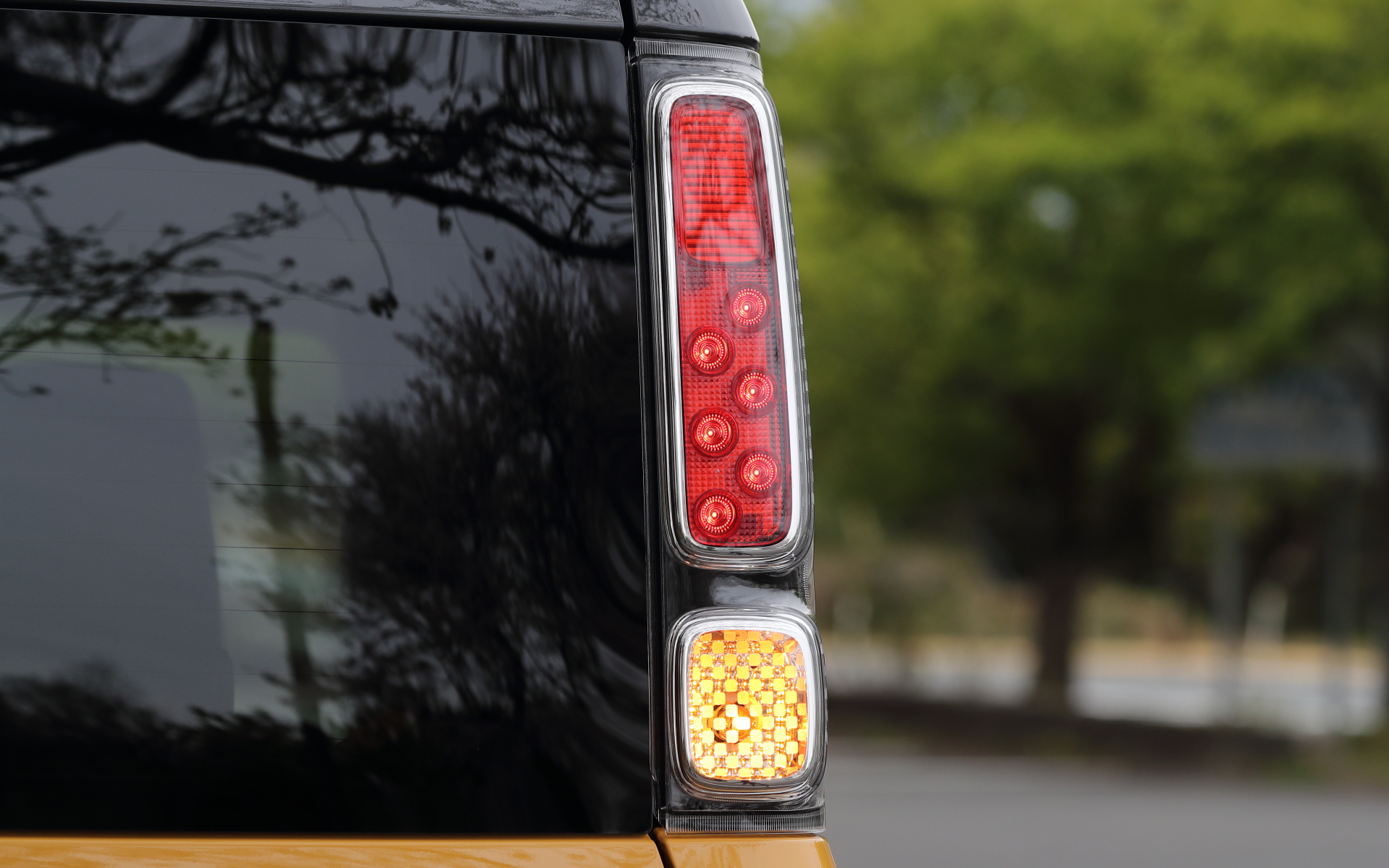 リアランプもユニークなデザインとなっている