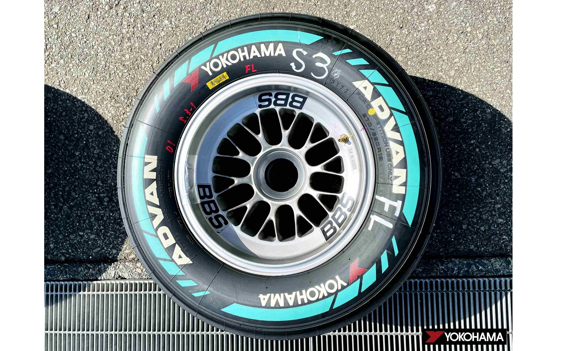 横浜ゴムが、2023年からSUPER FORMULAに供給を開始する「再生可能原料を活用したレーシングタイヤ」の開発テストを実施した