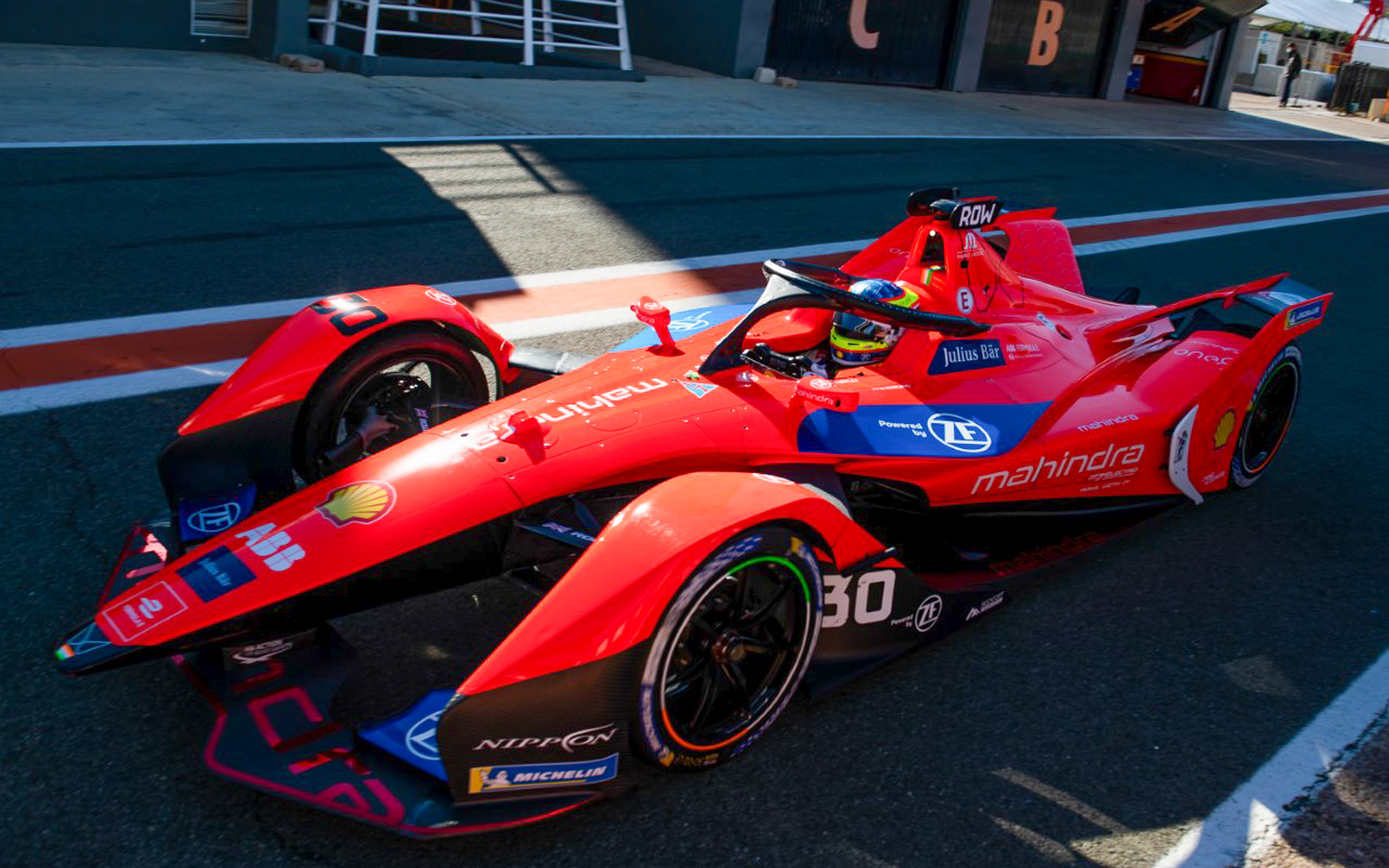 フォーミュラE選手権ではマヒンドラレーシングとテクニカルパートナーシップを継続中