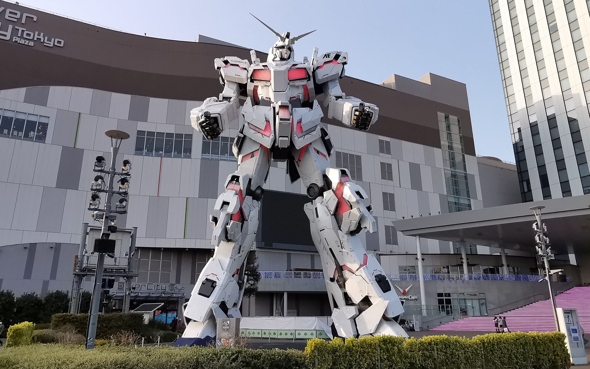 ウヒョー！　カッコイイ！！