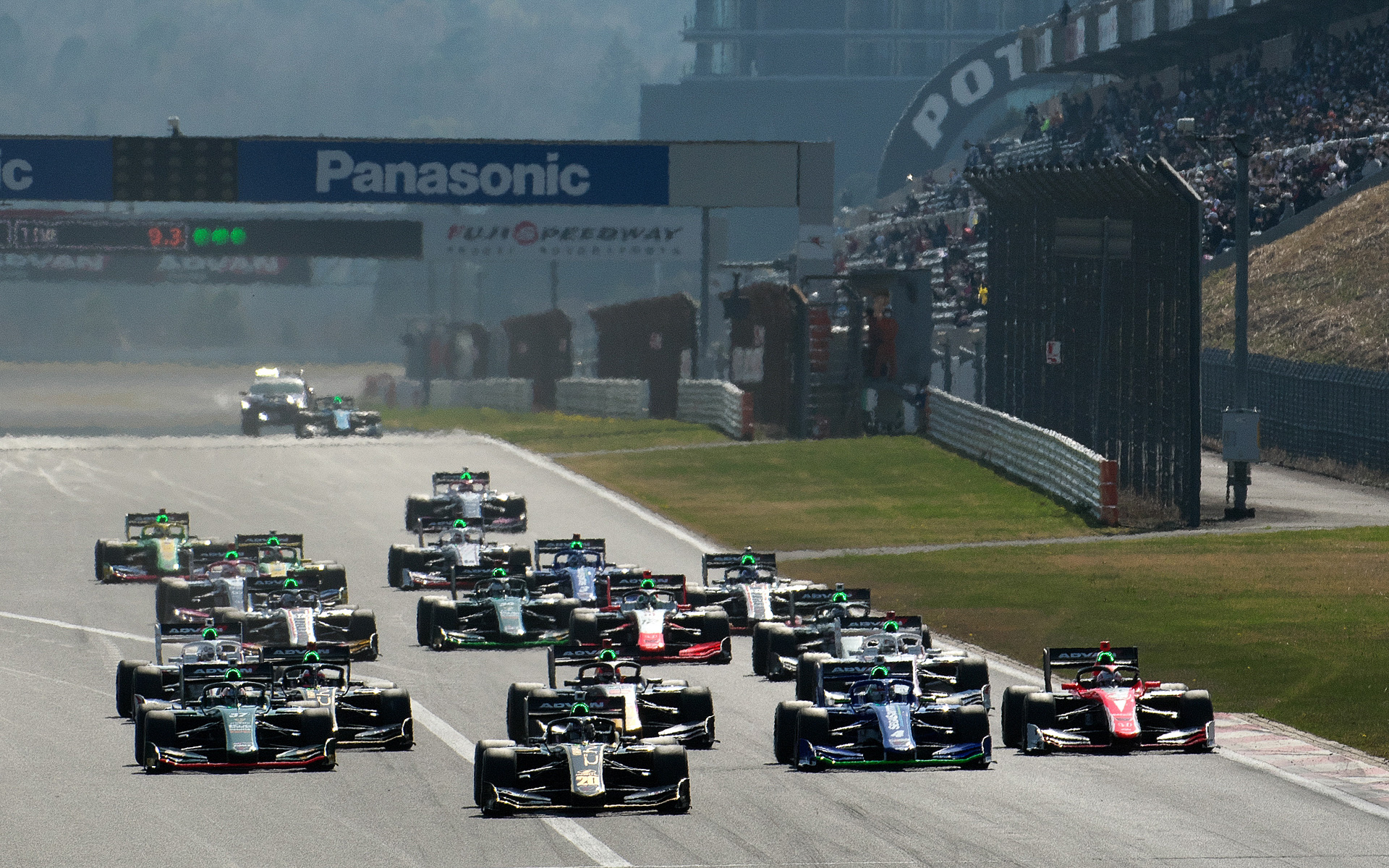 開幕戦のスタートシーン