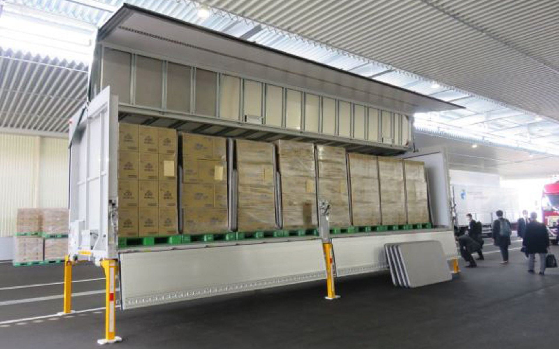 別のコンテナは荷主による荷積みが完了