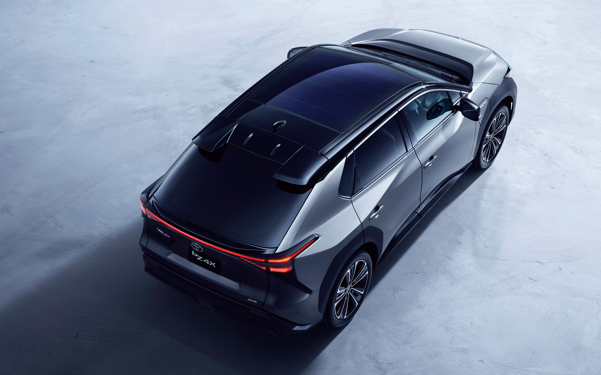 メーカーオプションの「ソーラー充電システム」