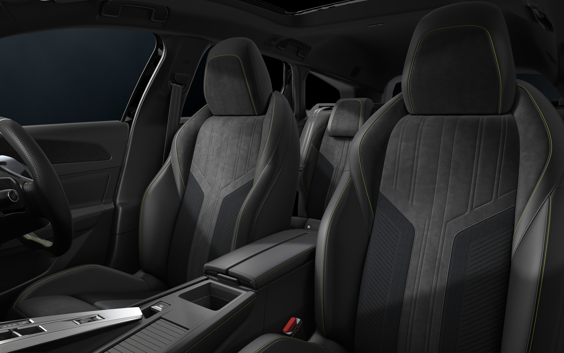 GT、Allureともに高密度クッションのダイナミックシートを採用。GTはアルカンタラ＆TEPレザー（合成皮革）で、フロントシートヒーター、運転席10ウェイ電動（2ポジションメモリー）＆マルチアクティブランバーサポート付となる。Allureはファブリック＆TEP素材のシートを採用している