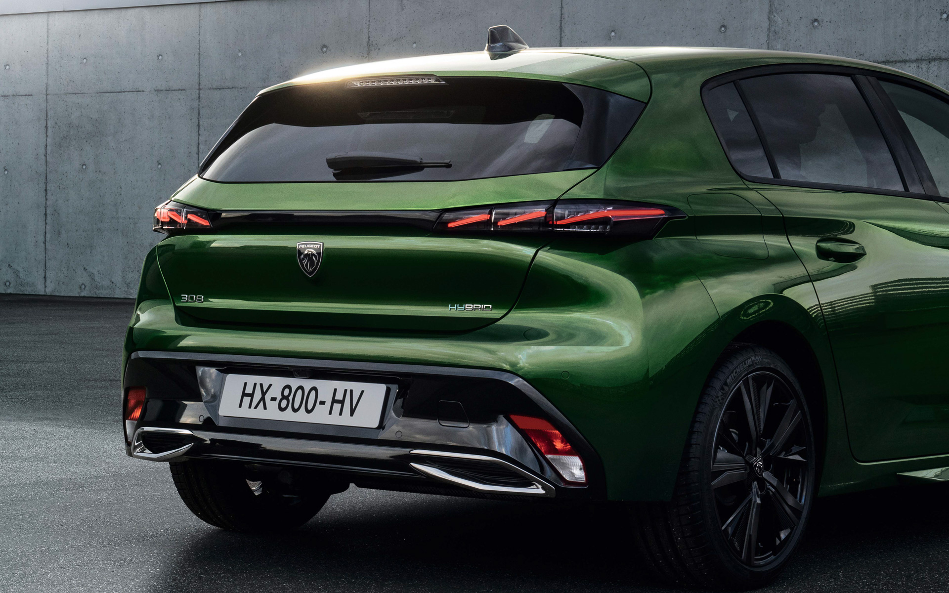 GTグレードはテールランプもフルLEDとなる