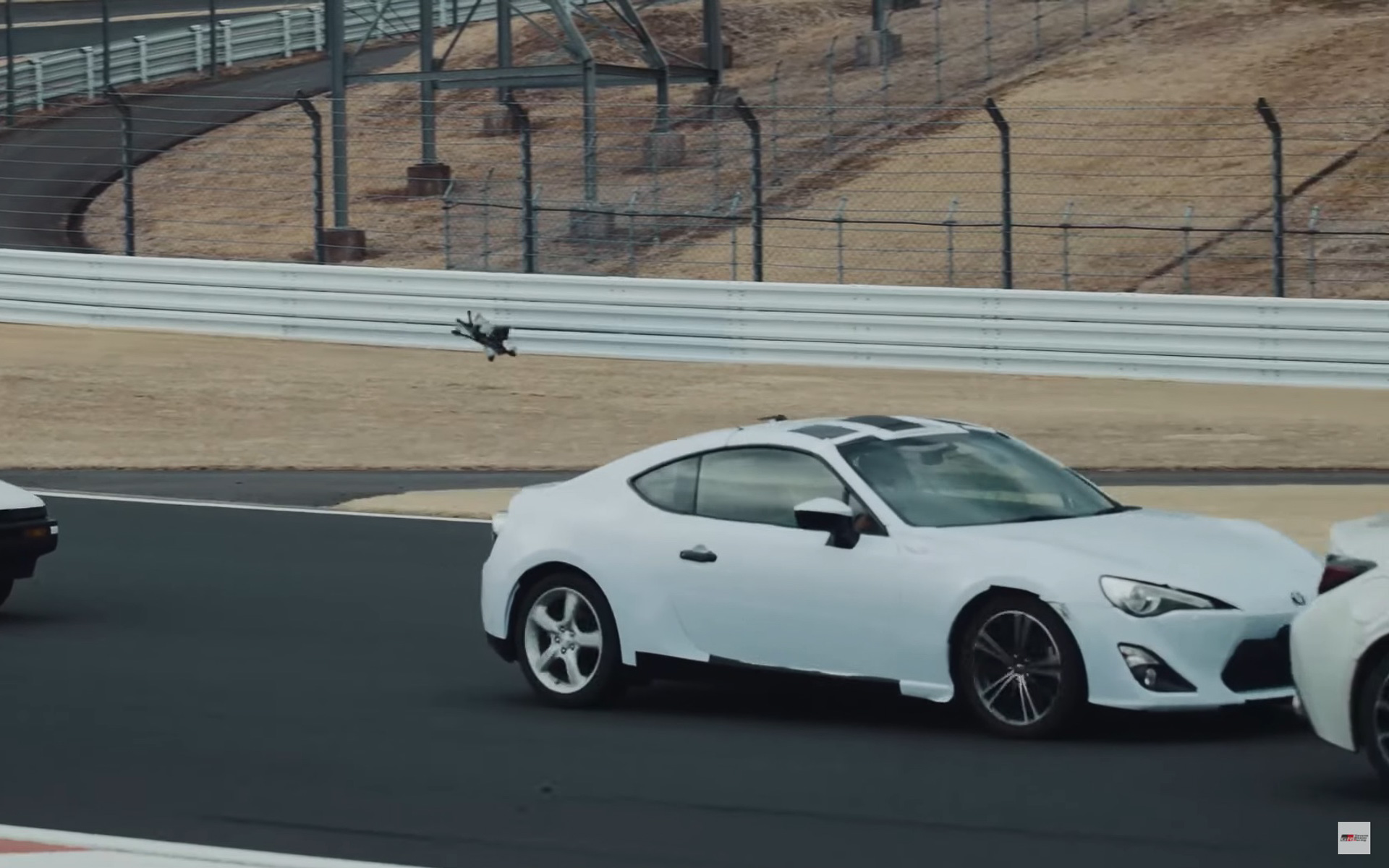 メイキング動画では撮影までの様子も映し出されている