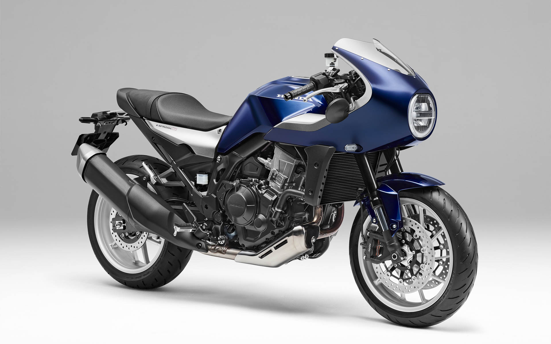 3月19日～21日開催の大阪モーターサイクルショー2022で世界初公開された新型ロードスポーツモデル「ホーク 11」の発売が決定した