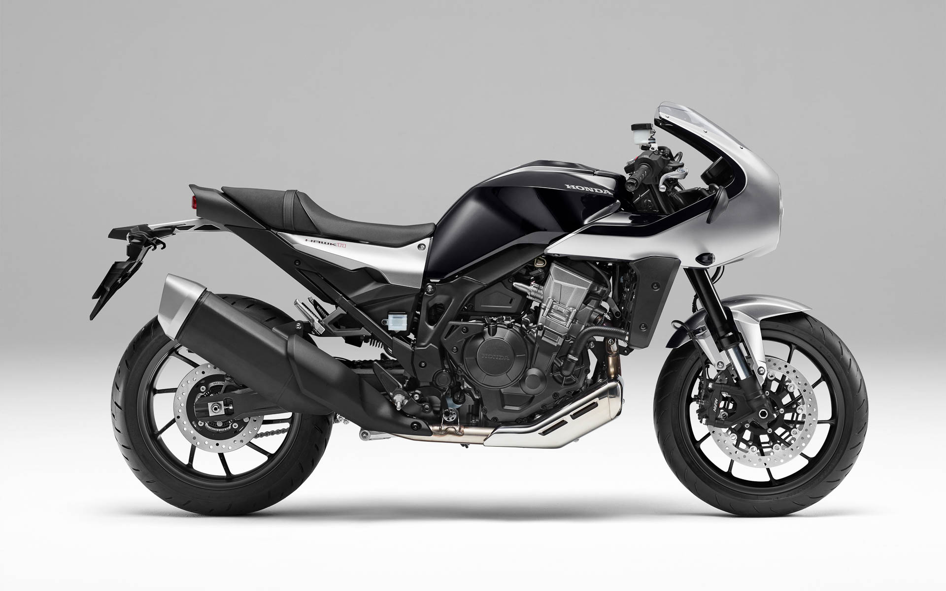 グラファイトブラック