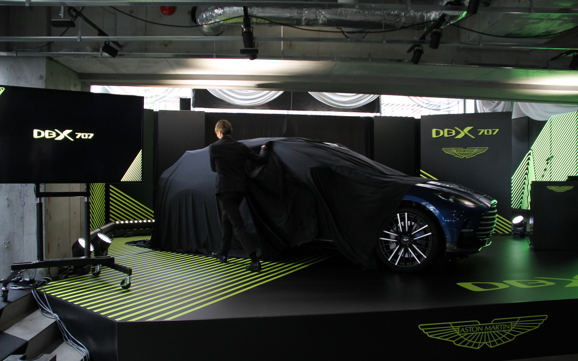 DBX707のアンベールのようす