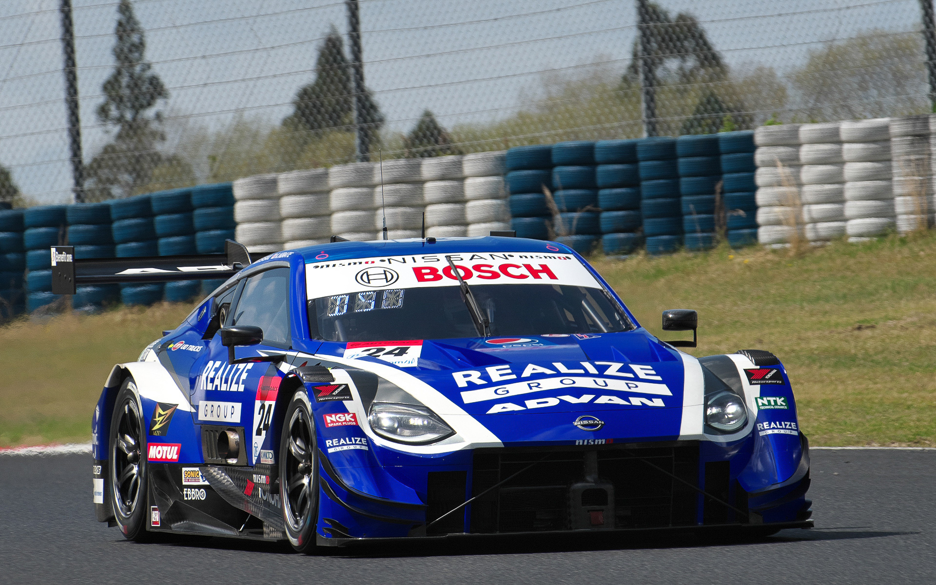 予選5位の24号車 リアライズコーポレーション ADVAN Z（佐々木大樹/平手晃平組、YH）