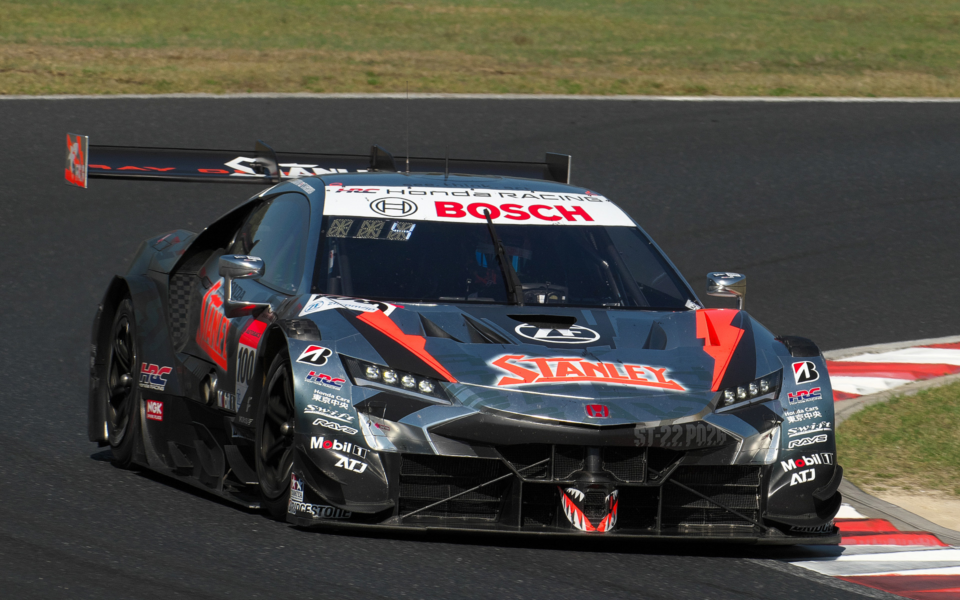 2位に入った100号車 STANLEY NSX-GT（山本尚貴/牧野任祐組、BS）