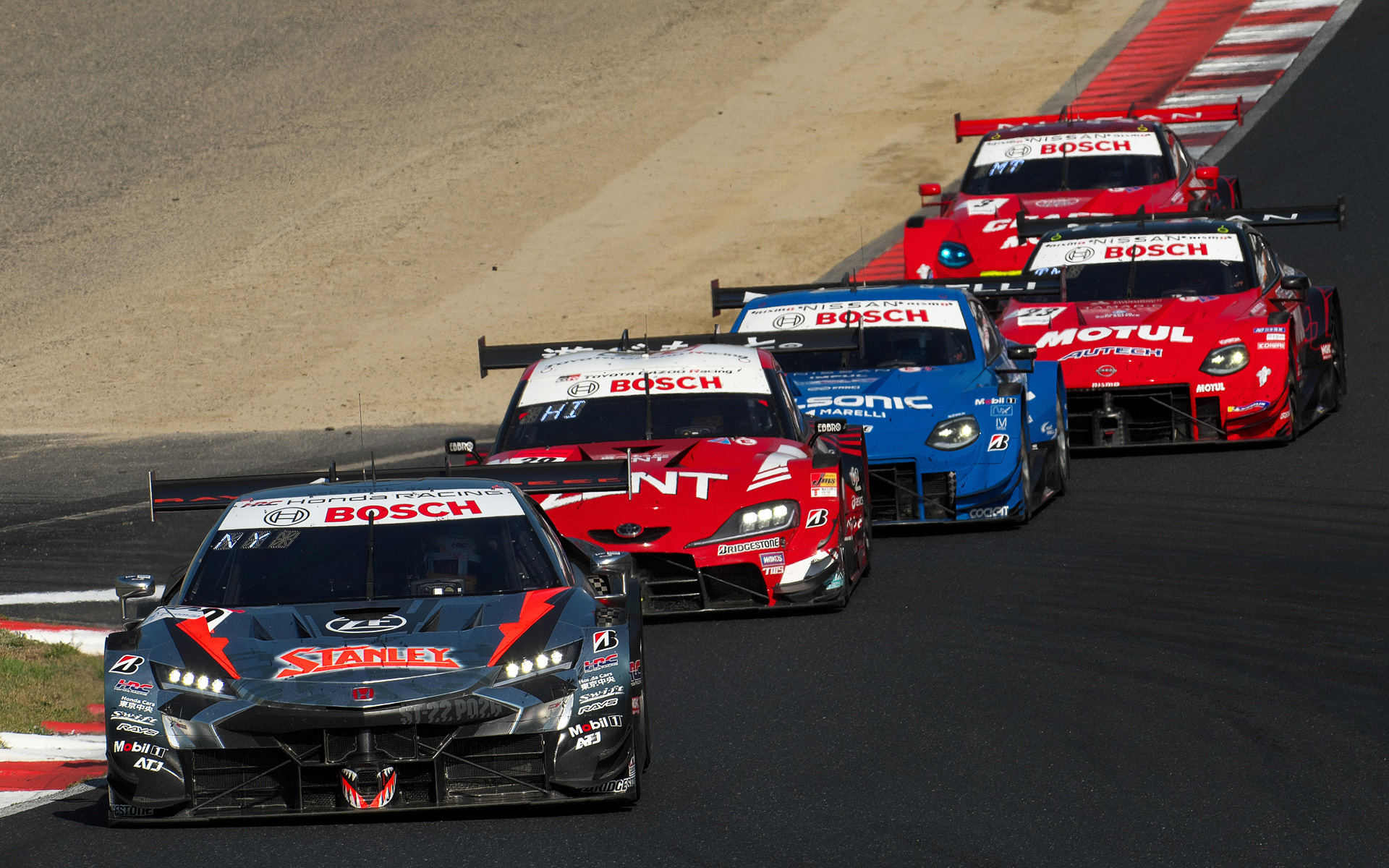 中盤から終盤の2位以下の争いはトレイン状態で続いた