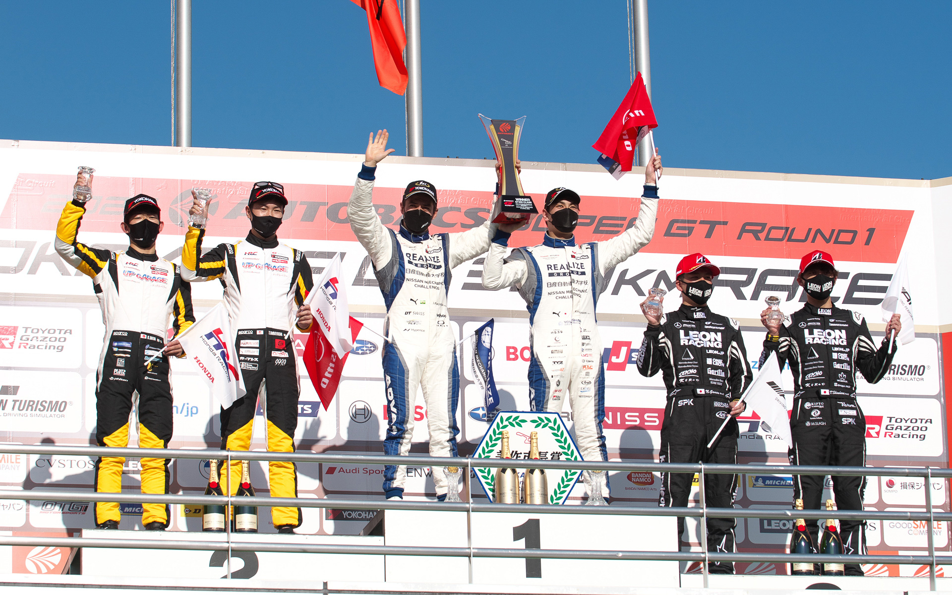 GT300の表彰台