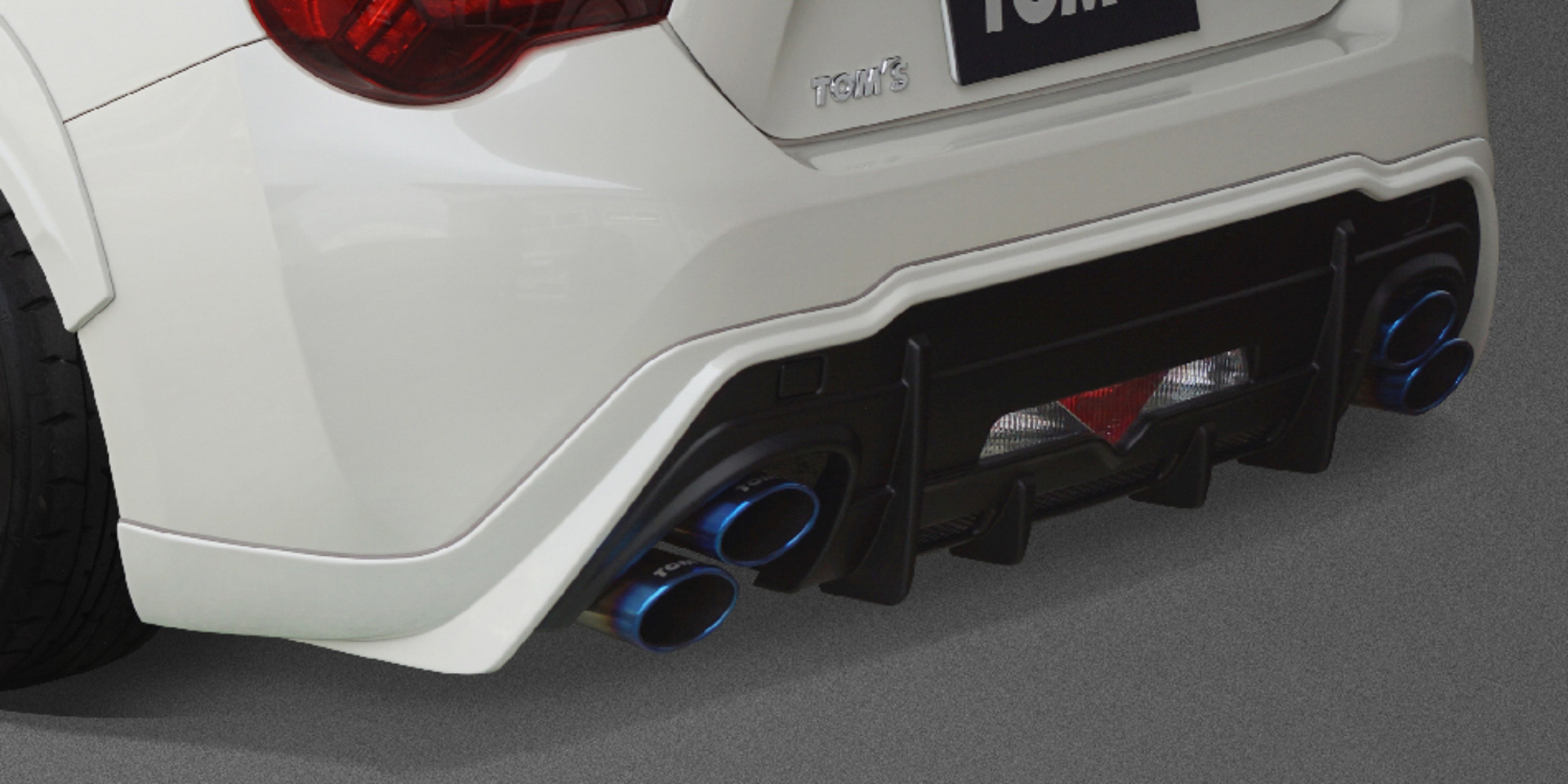 リアアンダースポイラーは6万500（塗装済）