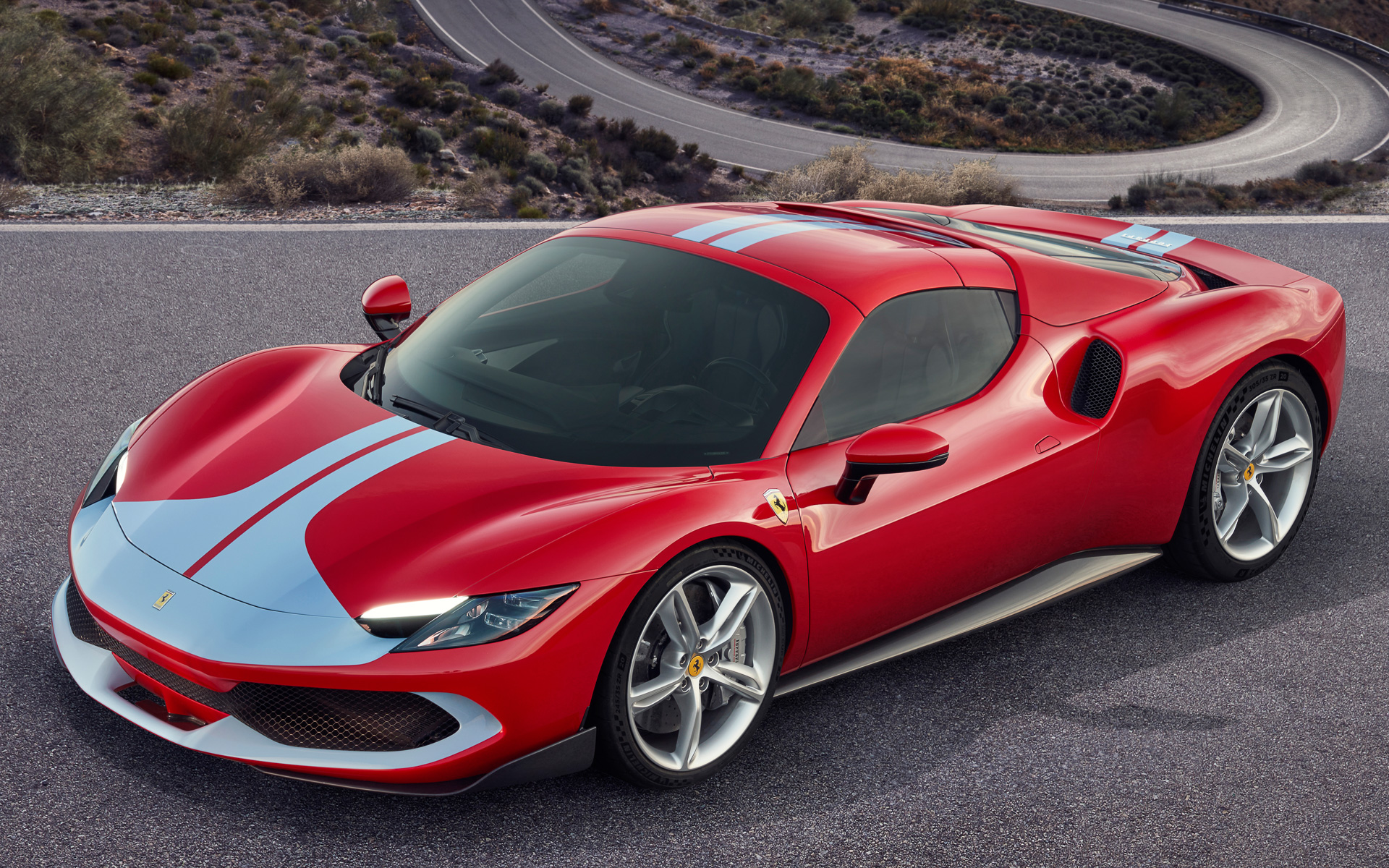 アセット フィオラノ限定のスペシャルカラーリングが施された車両