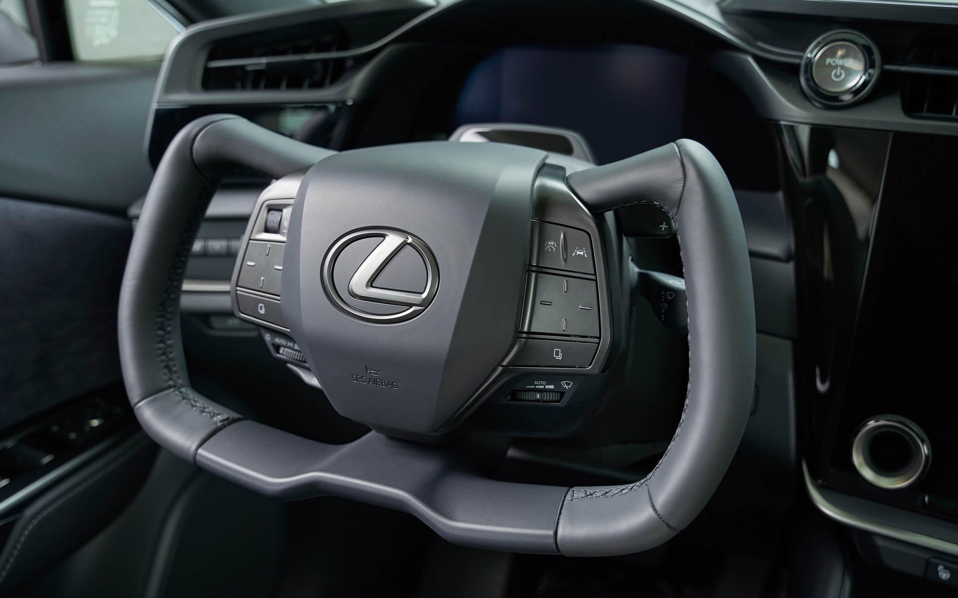 ステアバイワイヤを採用している