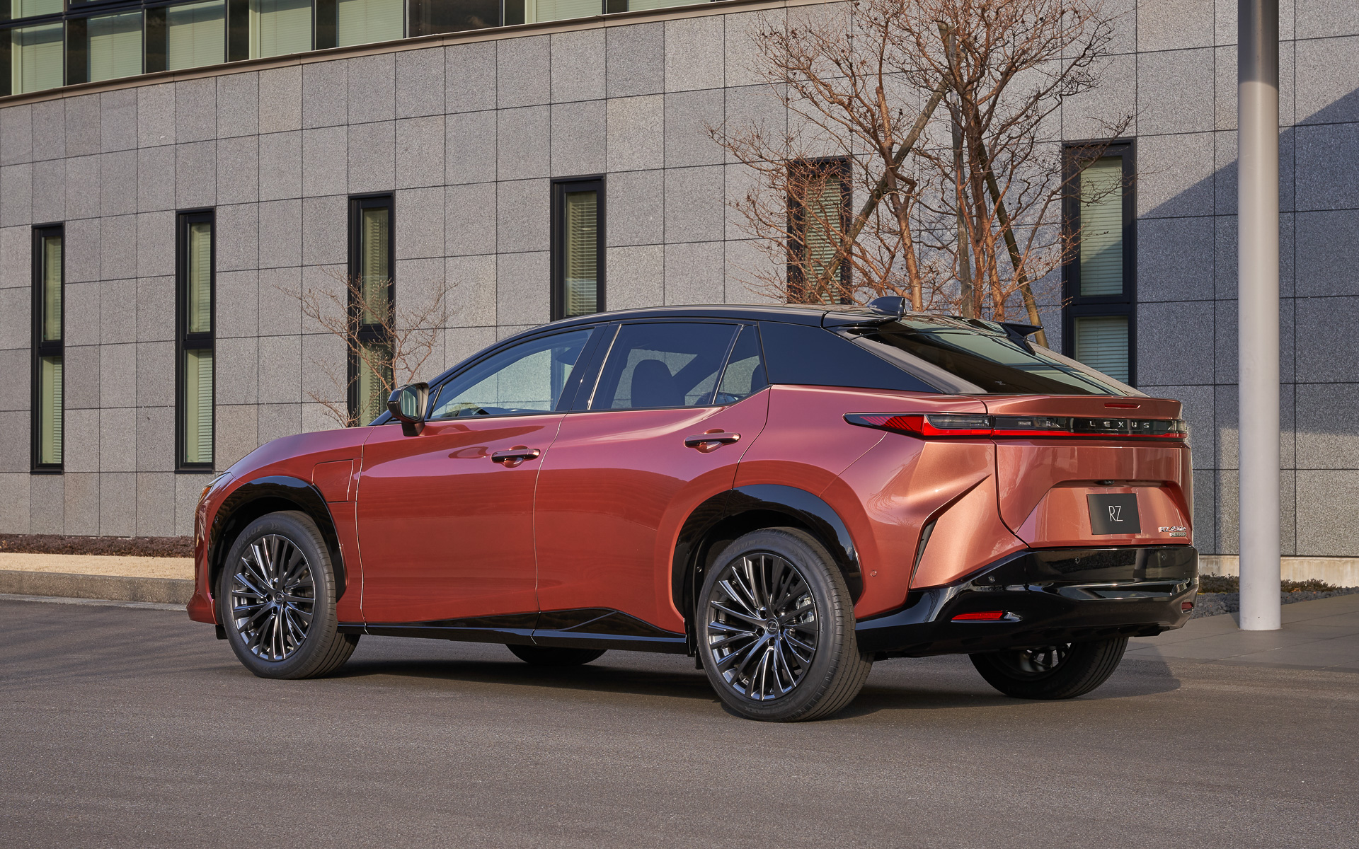 新型RZのボディサイズは4805×1895×1635mm（全長×全幅×全高）、ホイールベースは2850mm