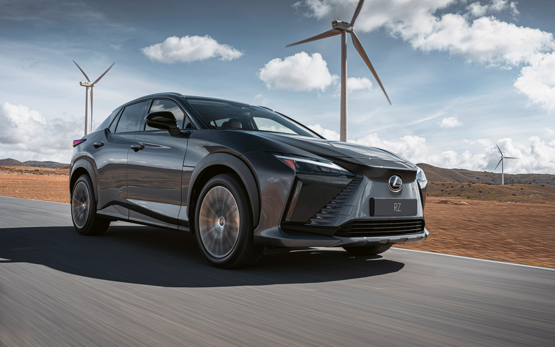 ブランド初のBEV専用モデルとなる新型「RZ」（写真は全てプロトタイプ）
