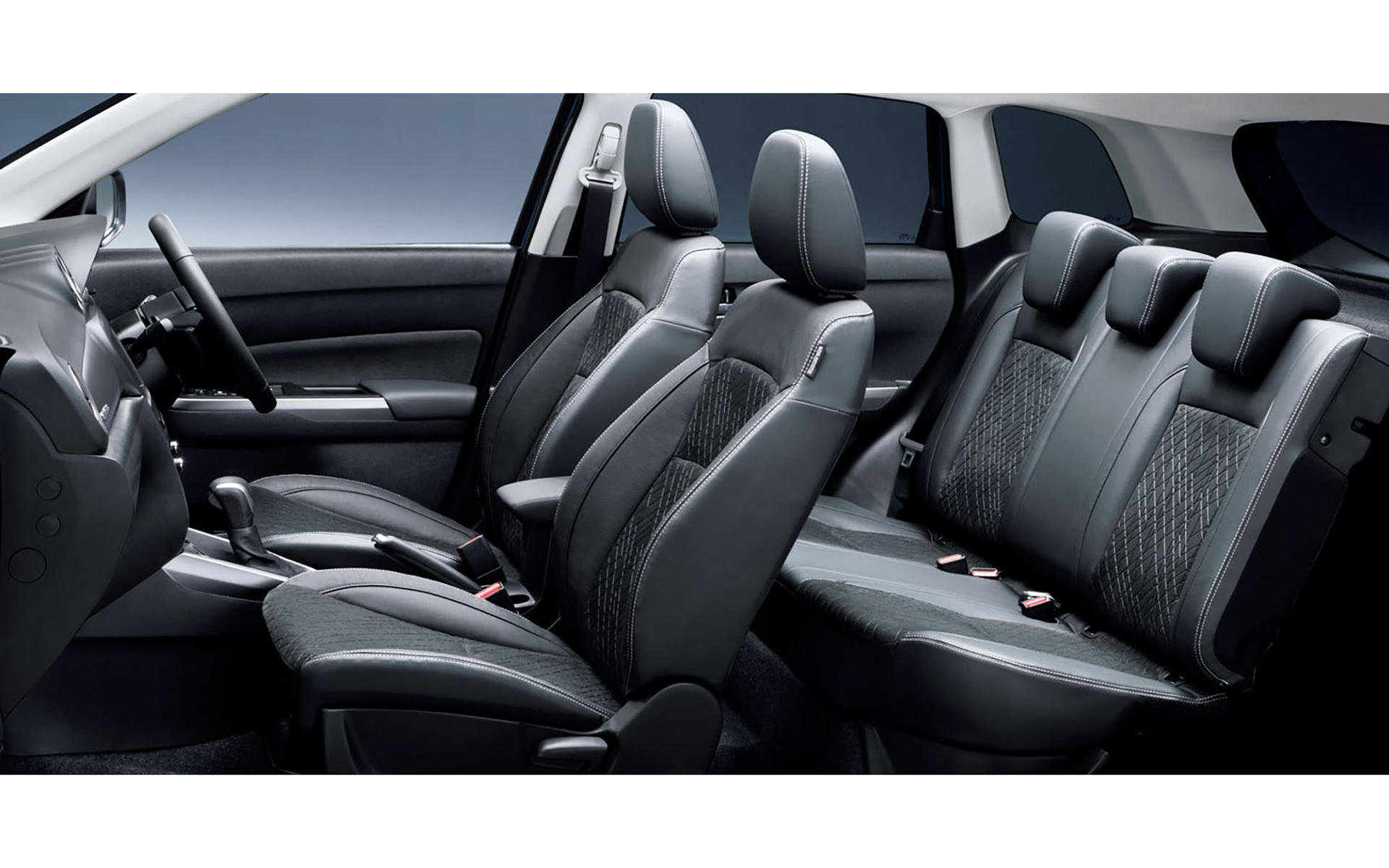 ハイブリッドモデルのインテリア