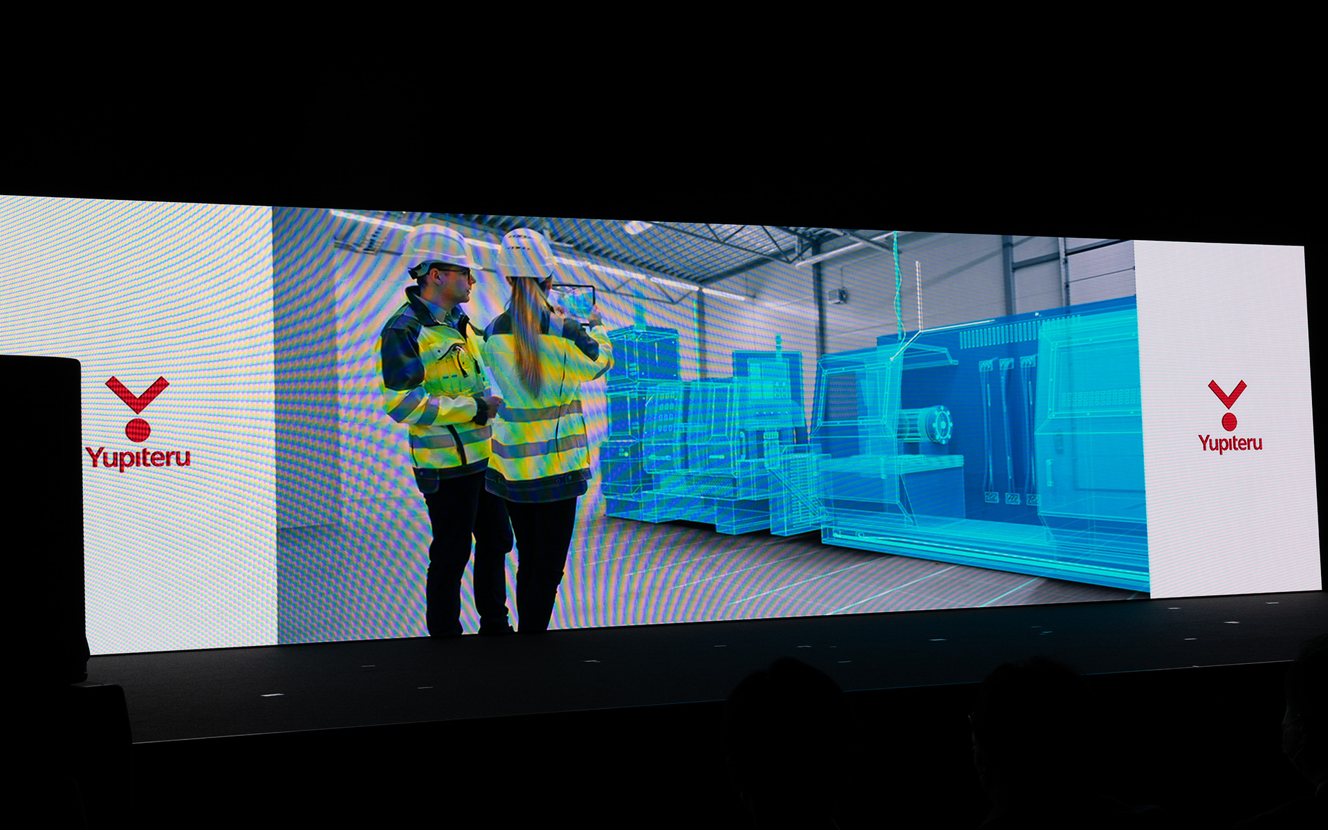 AR技術を高めてビジネスに展開していくという。大型機器や家具などをどこに置くか、置くとどうなるかがARで確認できる