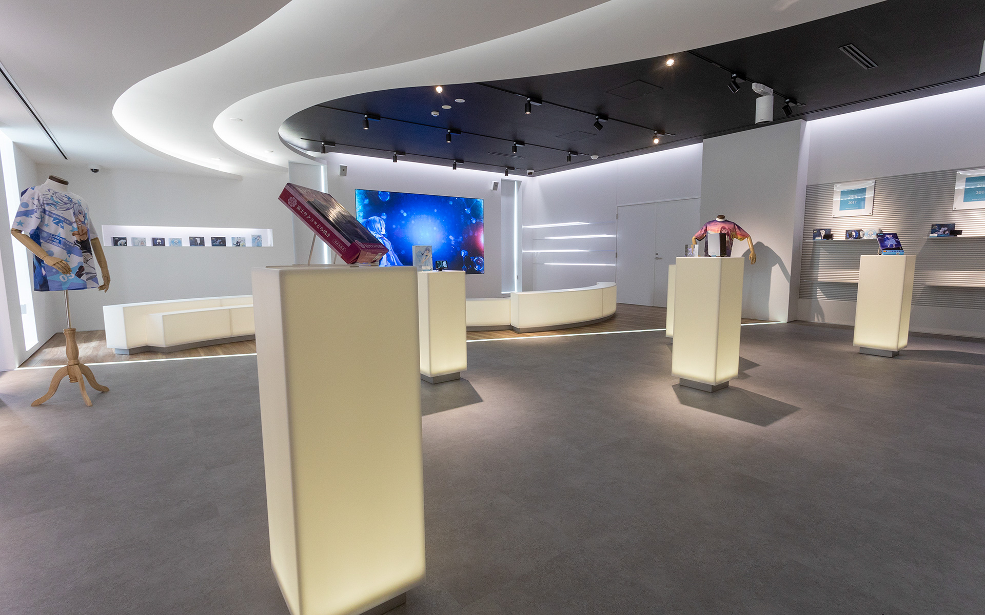 1回の正面入口を入ってすぐがショールーム。ここは一般公開しているので見学することができる