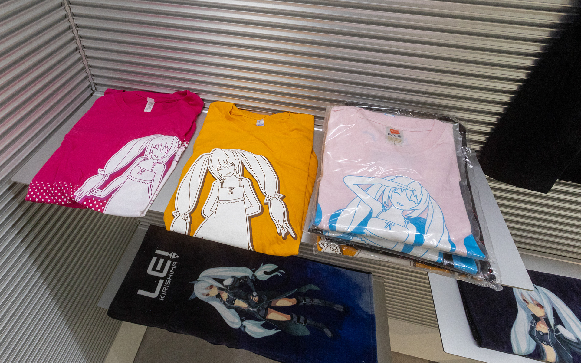 グッズ類も多数販売されている