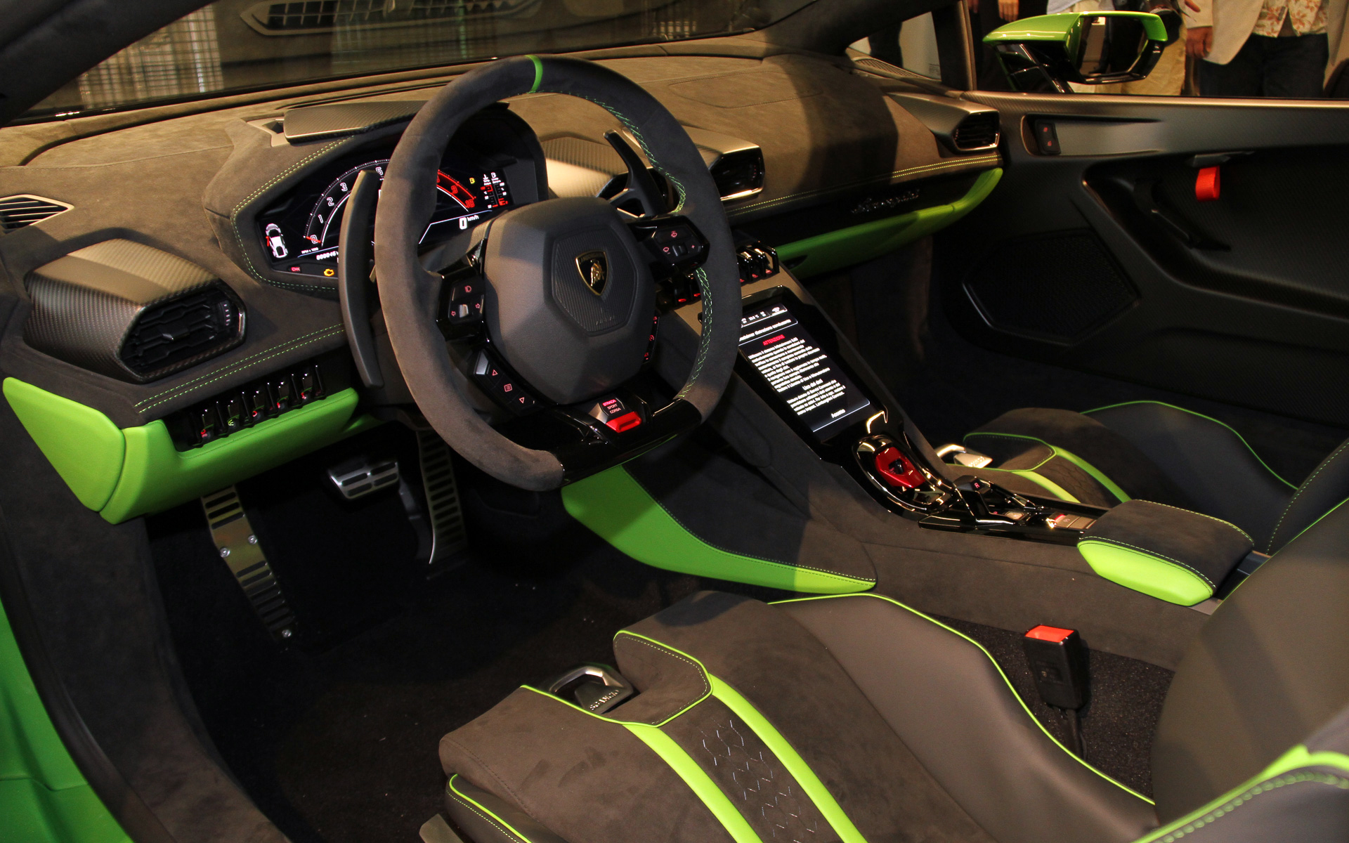 ウラカン テクニカのインテリア