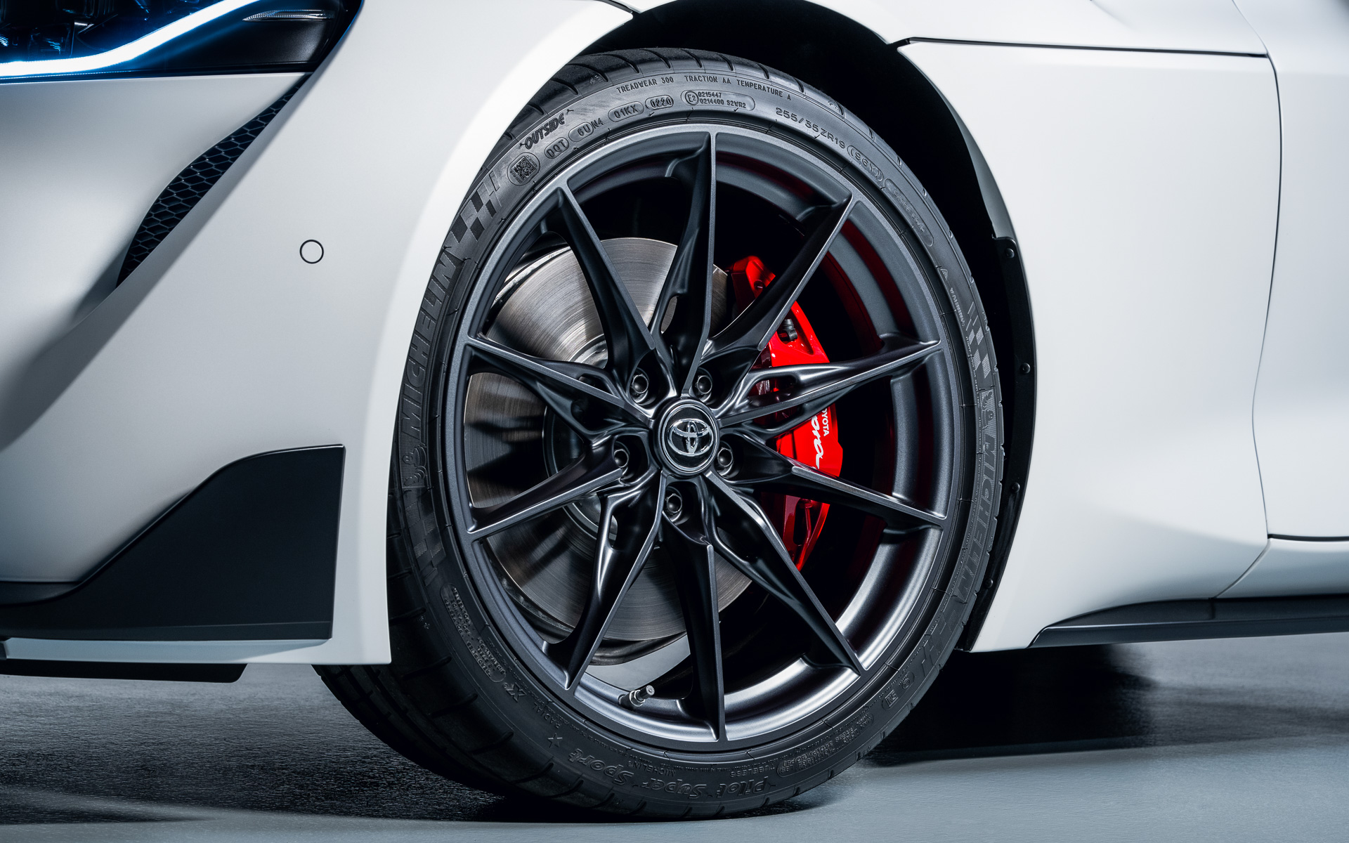 新意匠鍛造19インチホイール