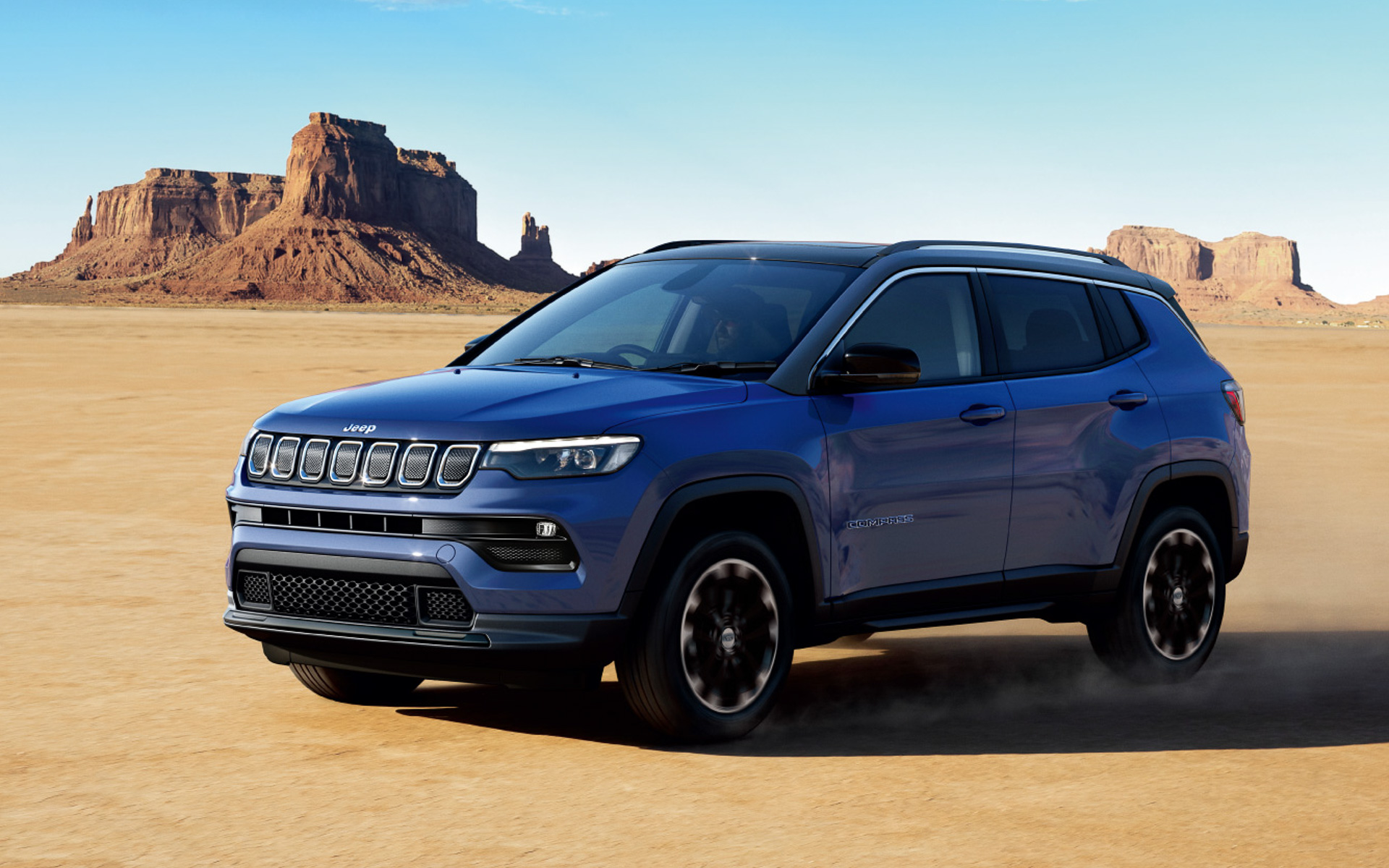 ジープが限定車「コンパス・ロンジチュード4×4」を発売する。写真は限定車専用のボディカラー「ギャラクシーブルーメタリック」