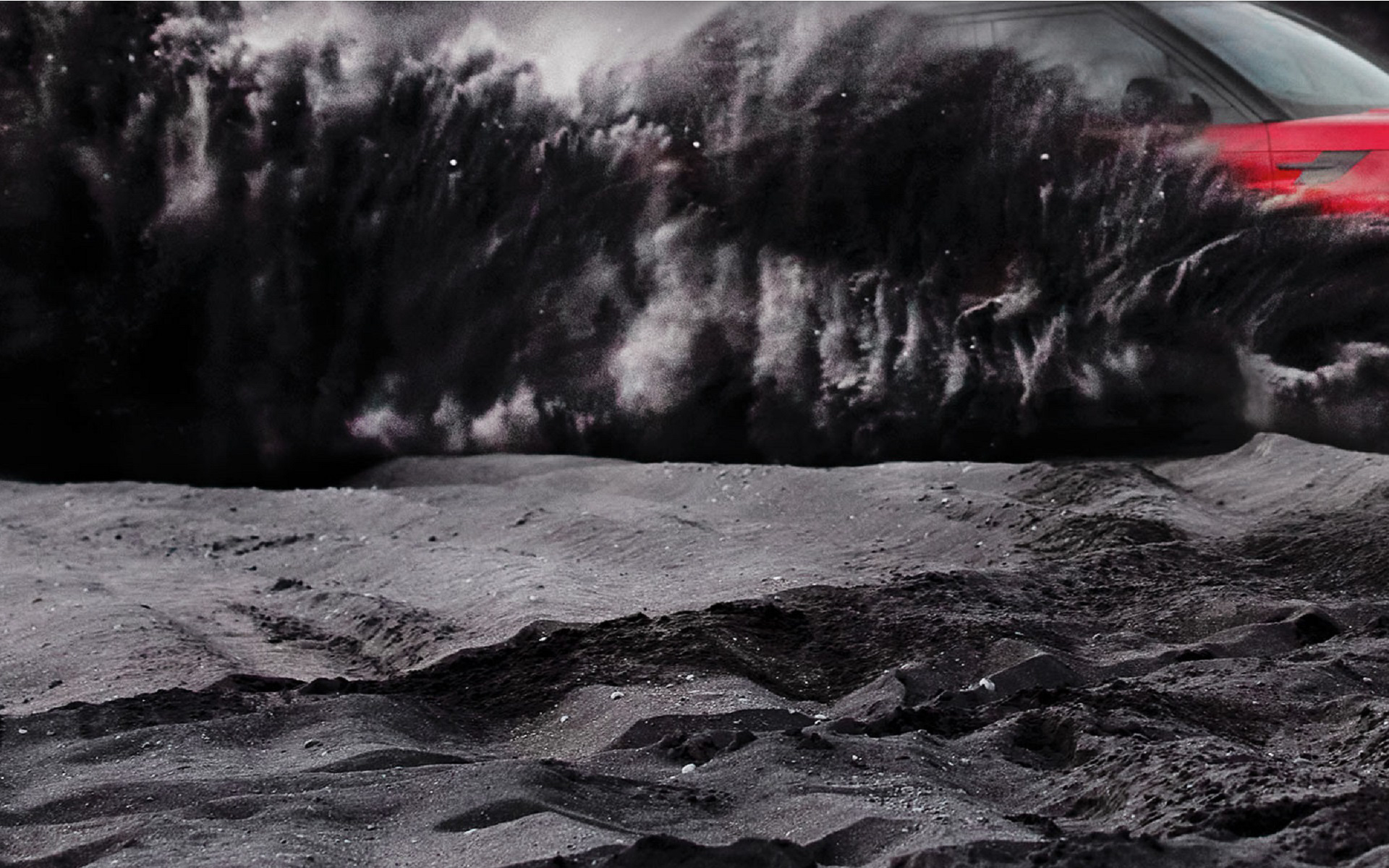 ランドローバーが新型レンジローバースポーツを5月10日に発表すると予告した