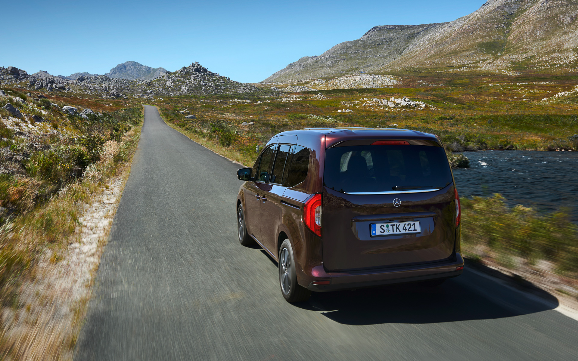 新型Tクラスのボディサイズは4498×1859×1811mm（全長×全幅×全高）