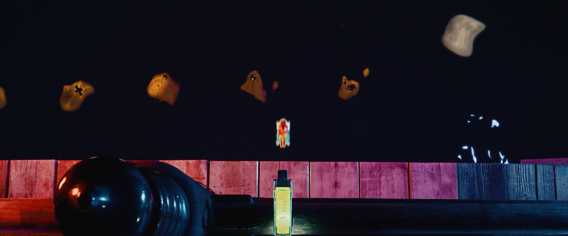 回転したり、疾走したり、ジャンプするシーンなどを忍者の術に例えて表現している