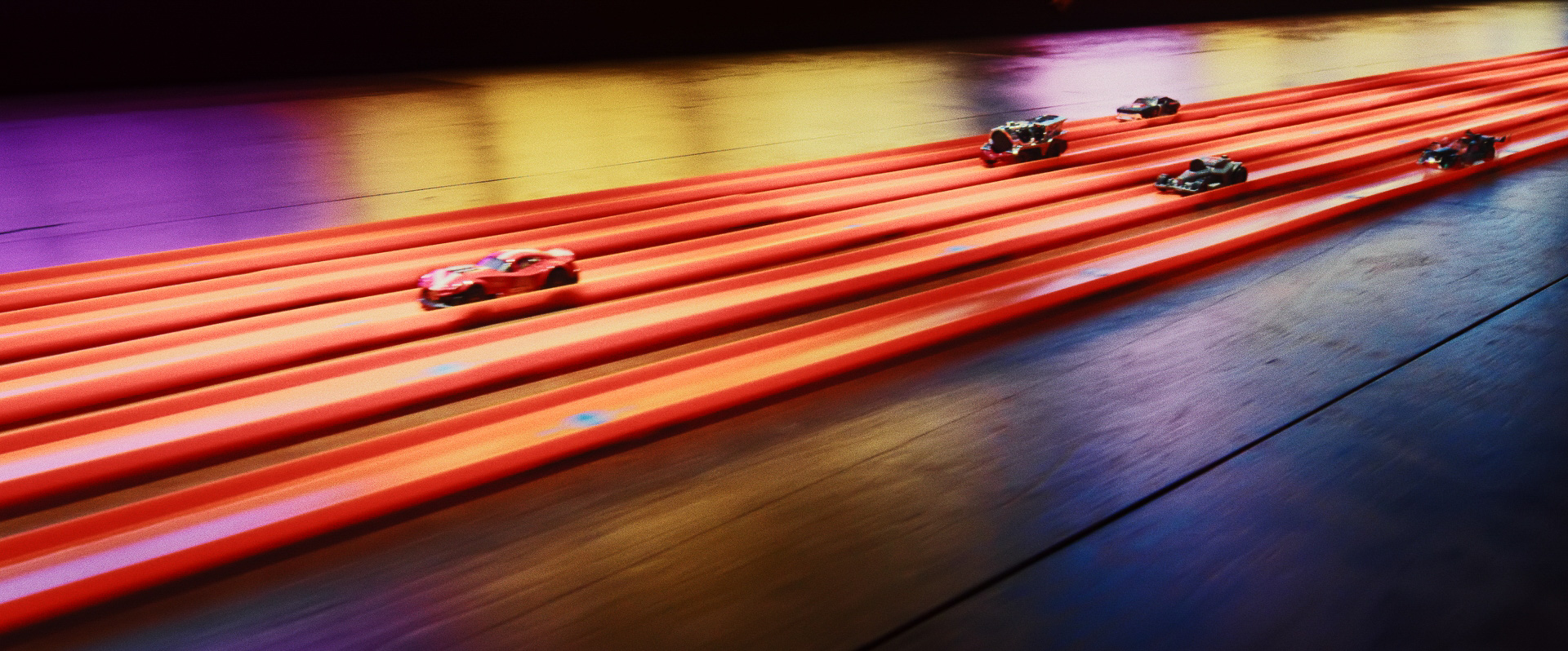 カーアクション映画のような迫力のある走行シーン