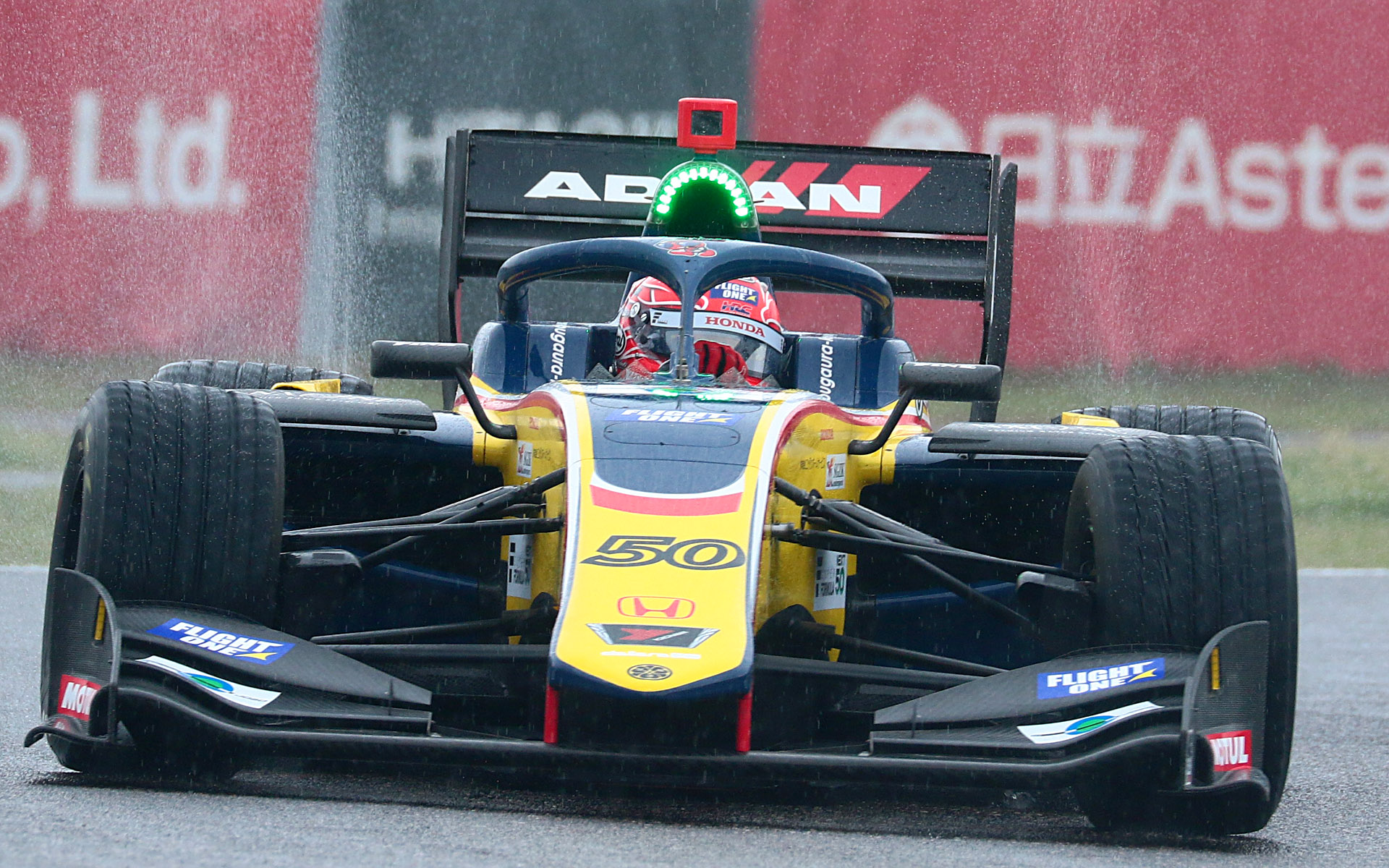 9番グリッドから5位にジャンプアップした50号車 松下信治選手