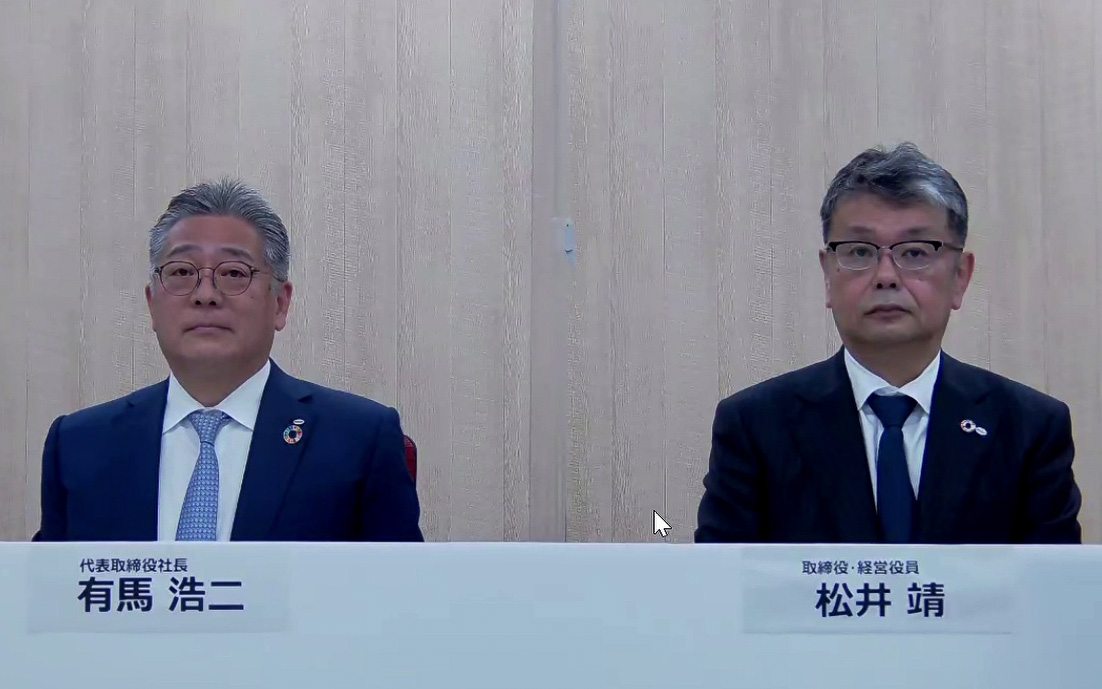株式会社デンソー 代表取締役社長 有馬浩二氏（左）、取締役 経営役員 松井靖氏（右）