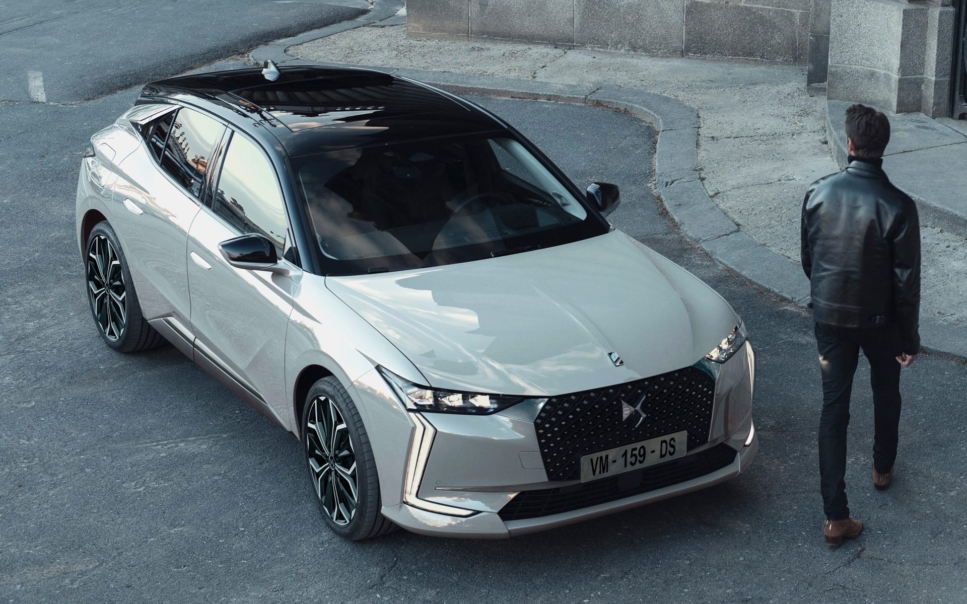 DS オートモビルの新型「DS 4」