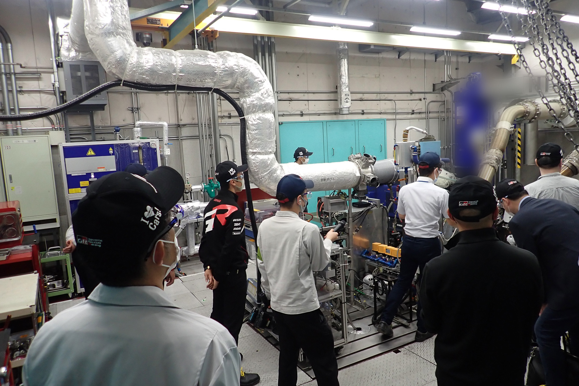 回生ブレーキなども含めたシステムを実際の走行状況を再現できる