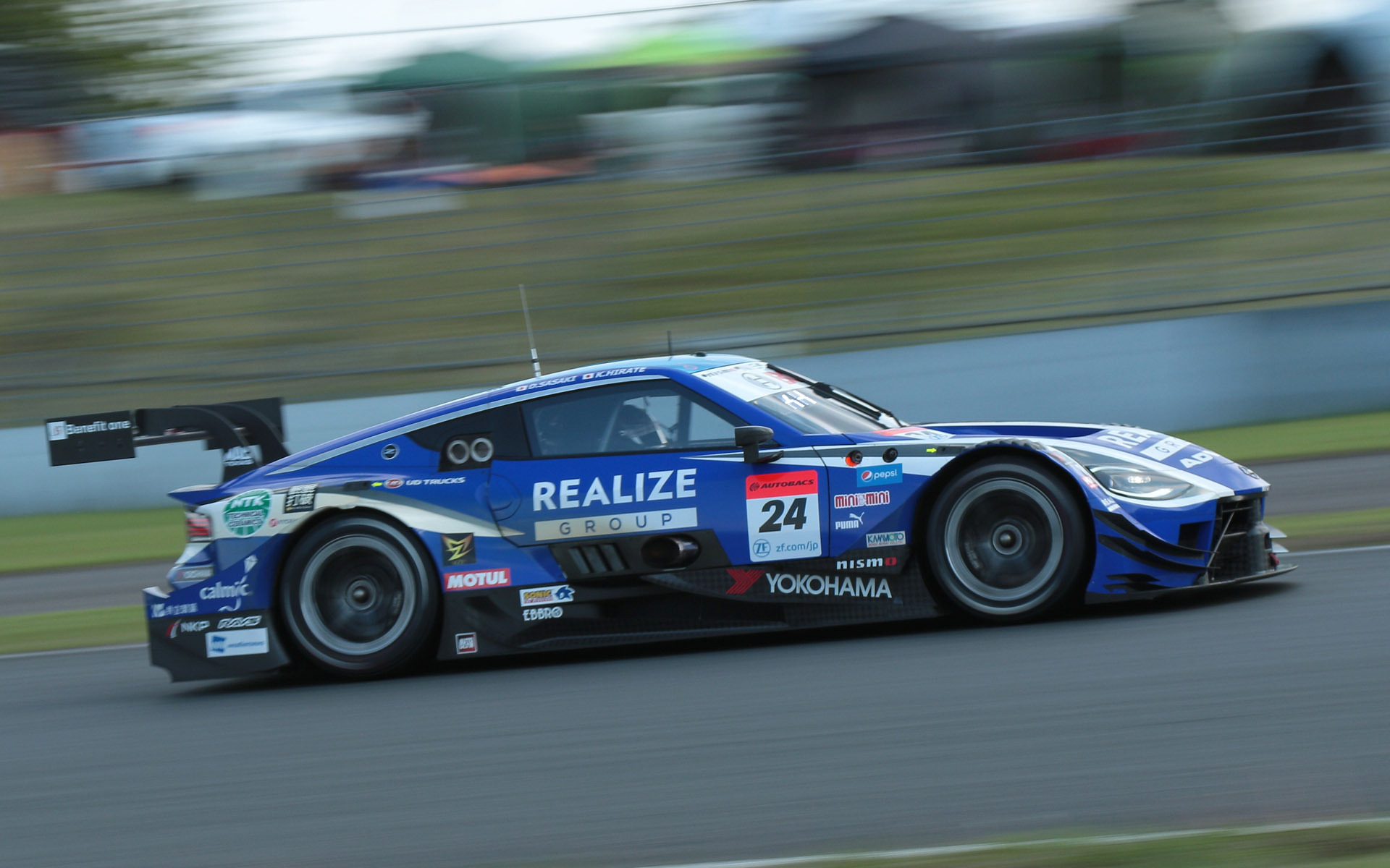 GT500クラスで予選2位に入った24号車 リアライズコーポレーション ADVAN Z（佐々木大樹/平手晃平組、YH）